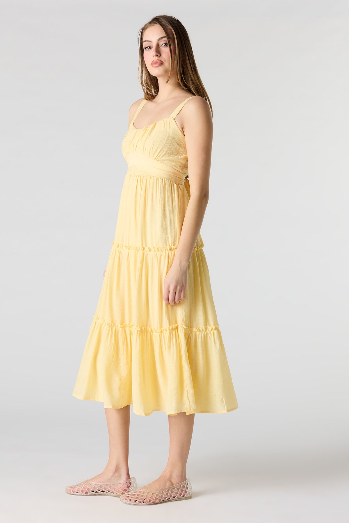 Vue alternative 2. Robe midi volantée avec attache