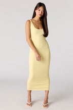 Robe midi moulante côtelée avec encolure dégagée