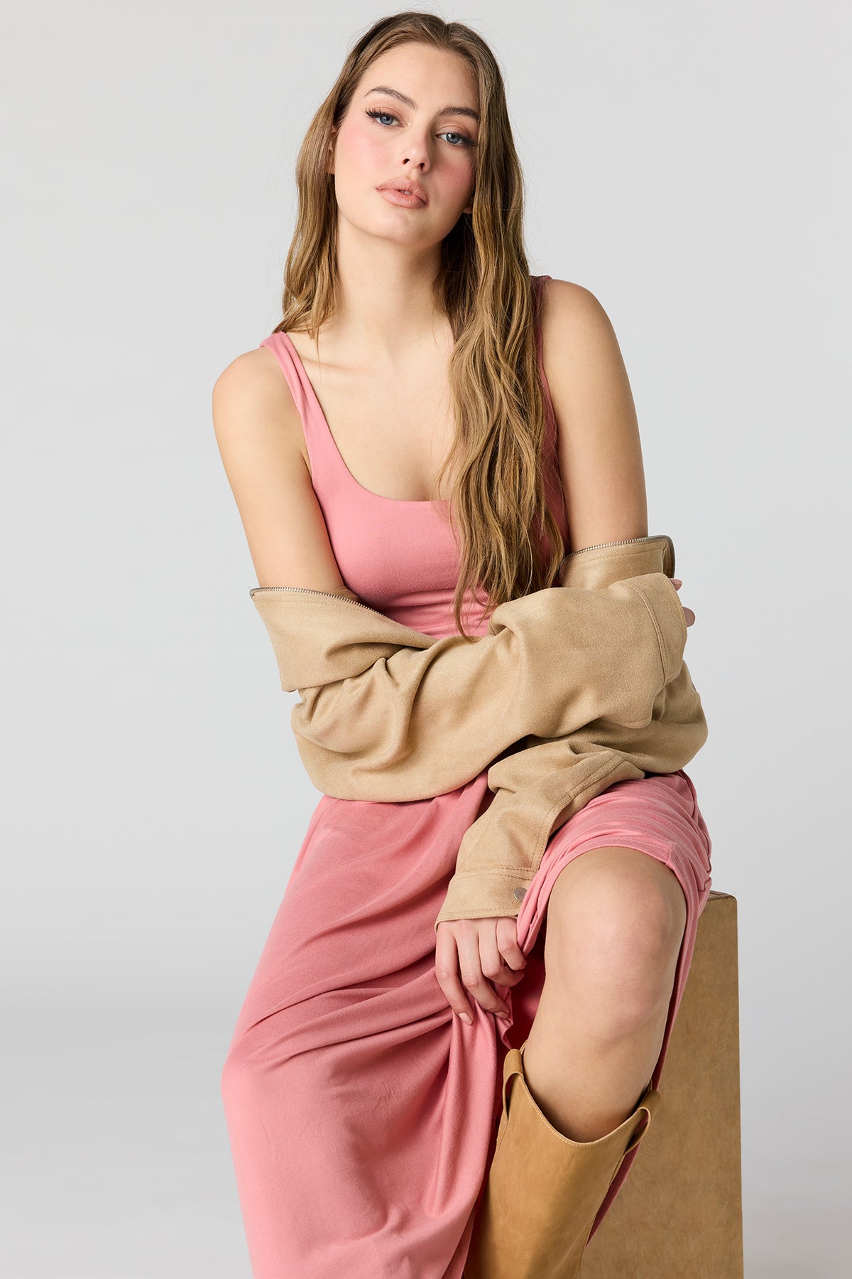 Vue alternative 4. Robe-débardeur midi