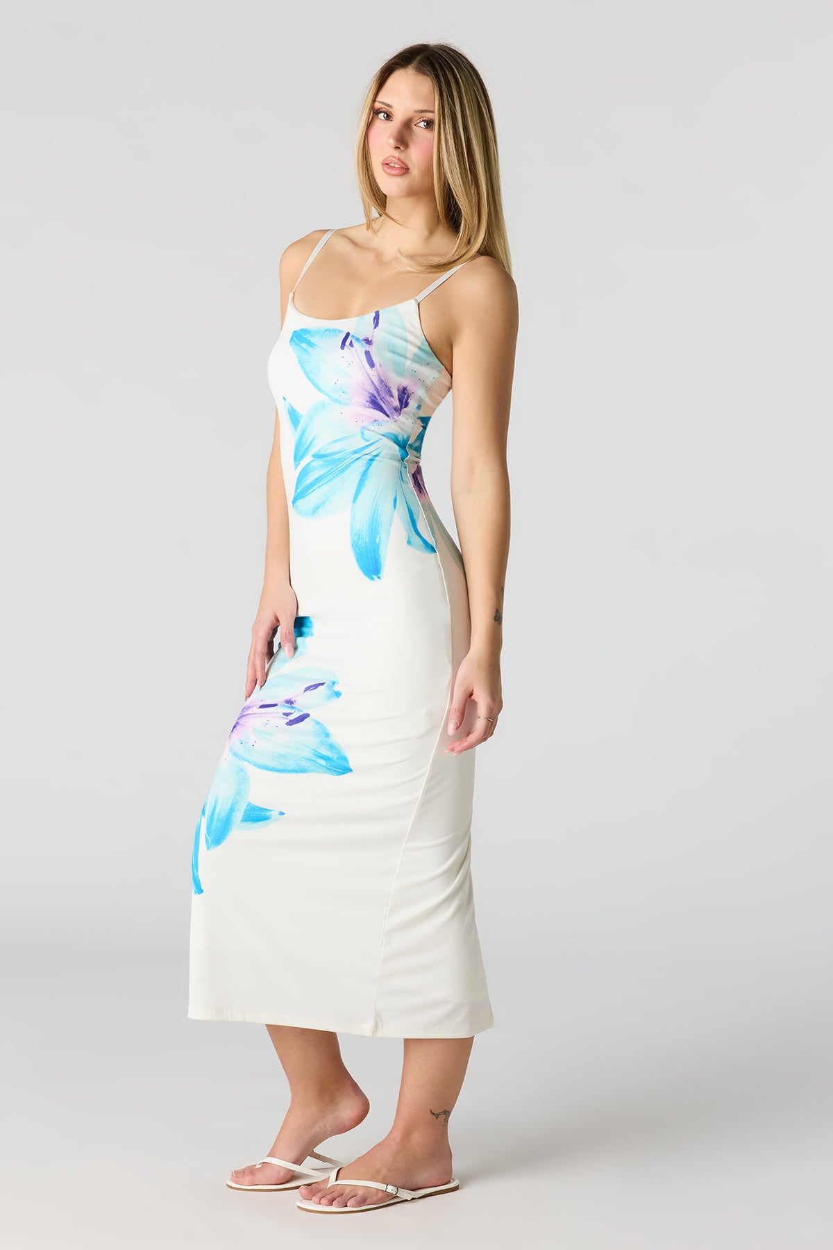 Vue alternative 2. Robe midi moulante sans soutien-gorge intégré