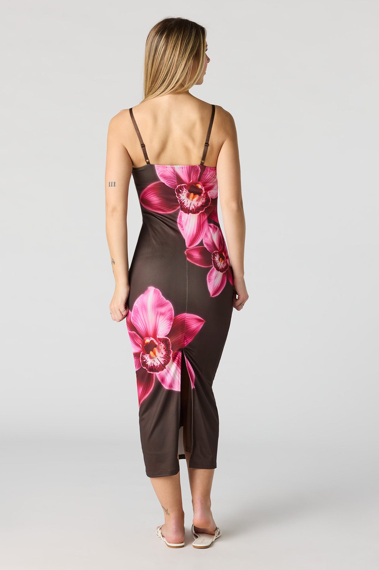 maliah backless mini dress Braless Bodycon Midi Dress – Urban Planet