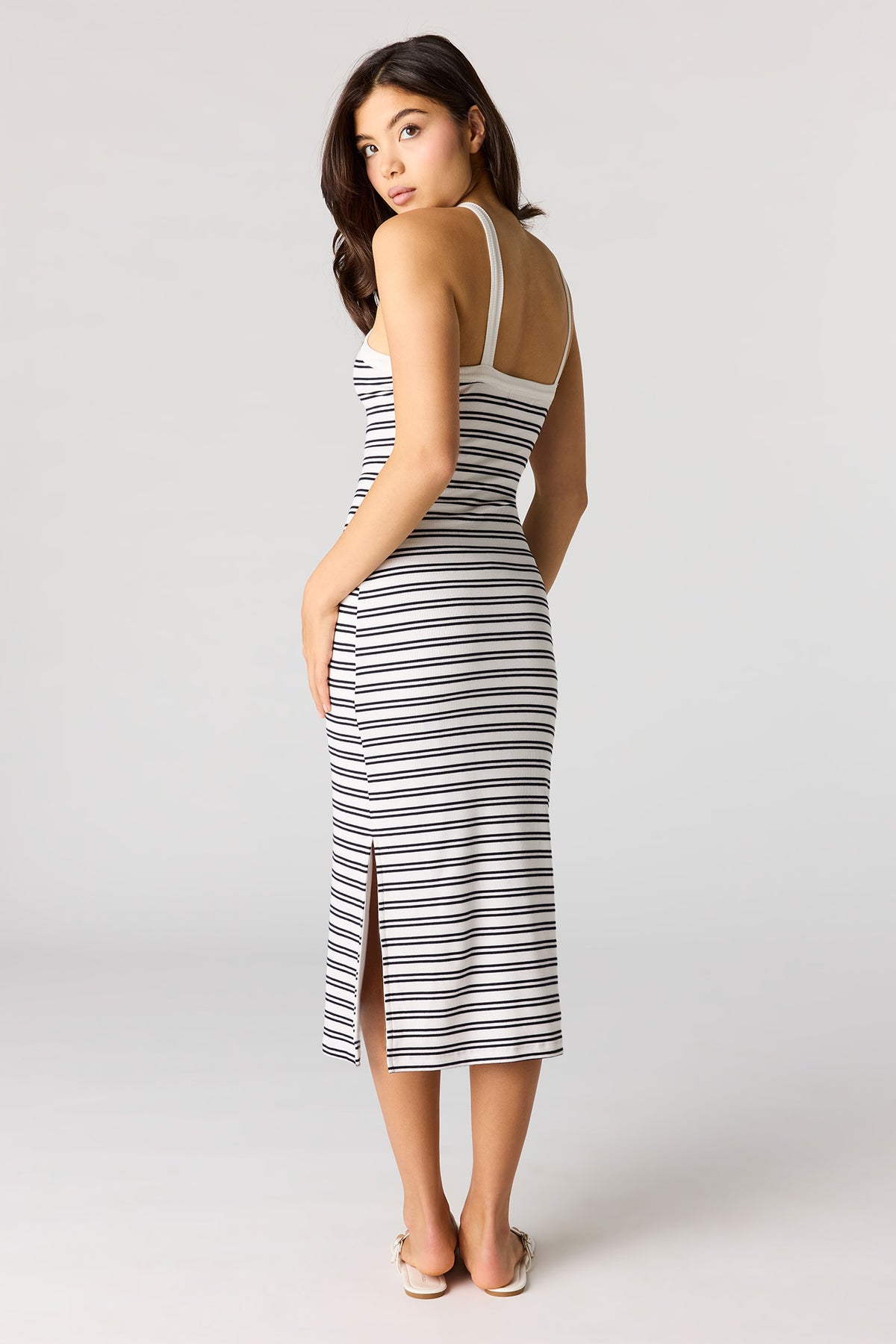 Vue alternative 3. Robe midi bain-de-soleil côtelée rayée