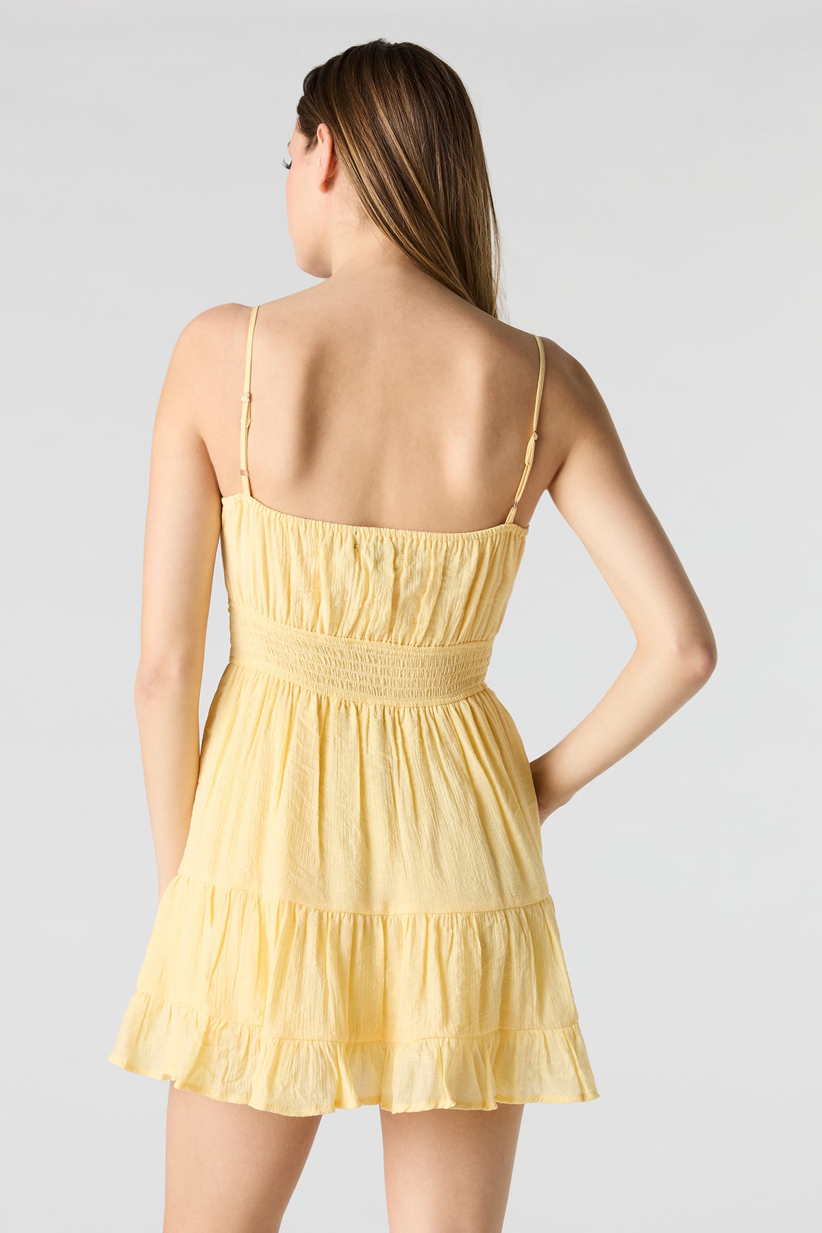 Vue alternative 2. Minirobe à décolleté en coeur avec attache