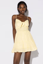 Minirobe à décolleté en coeur avec attache
