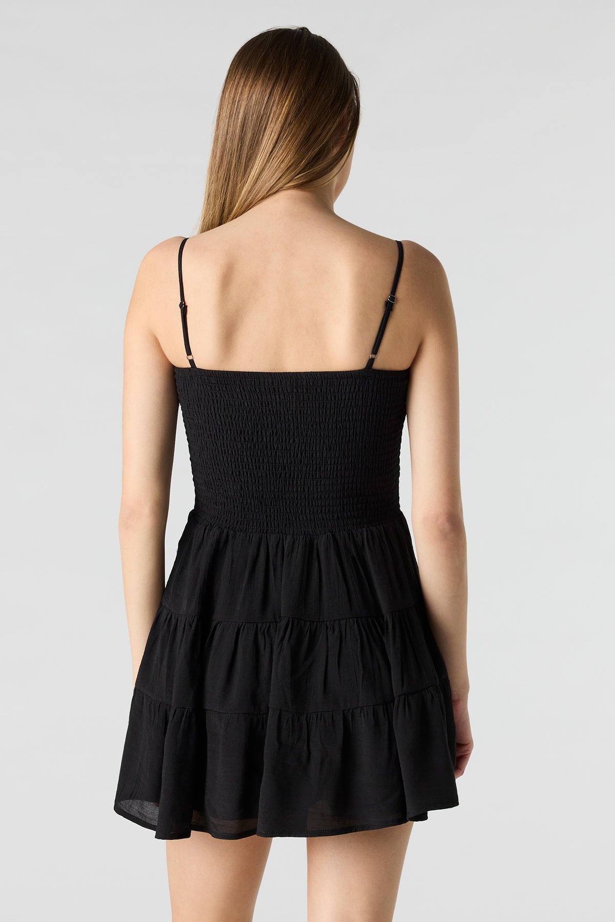 Vue alternative 2. Minirobe volantée smockée