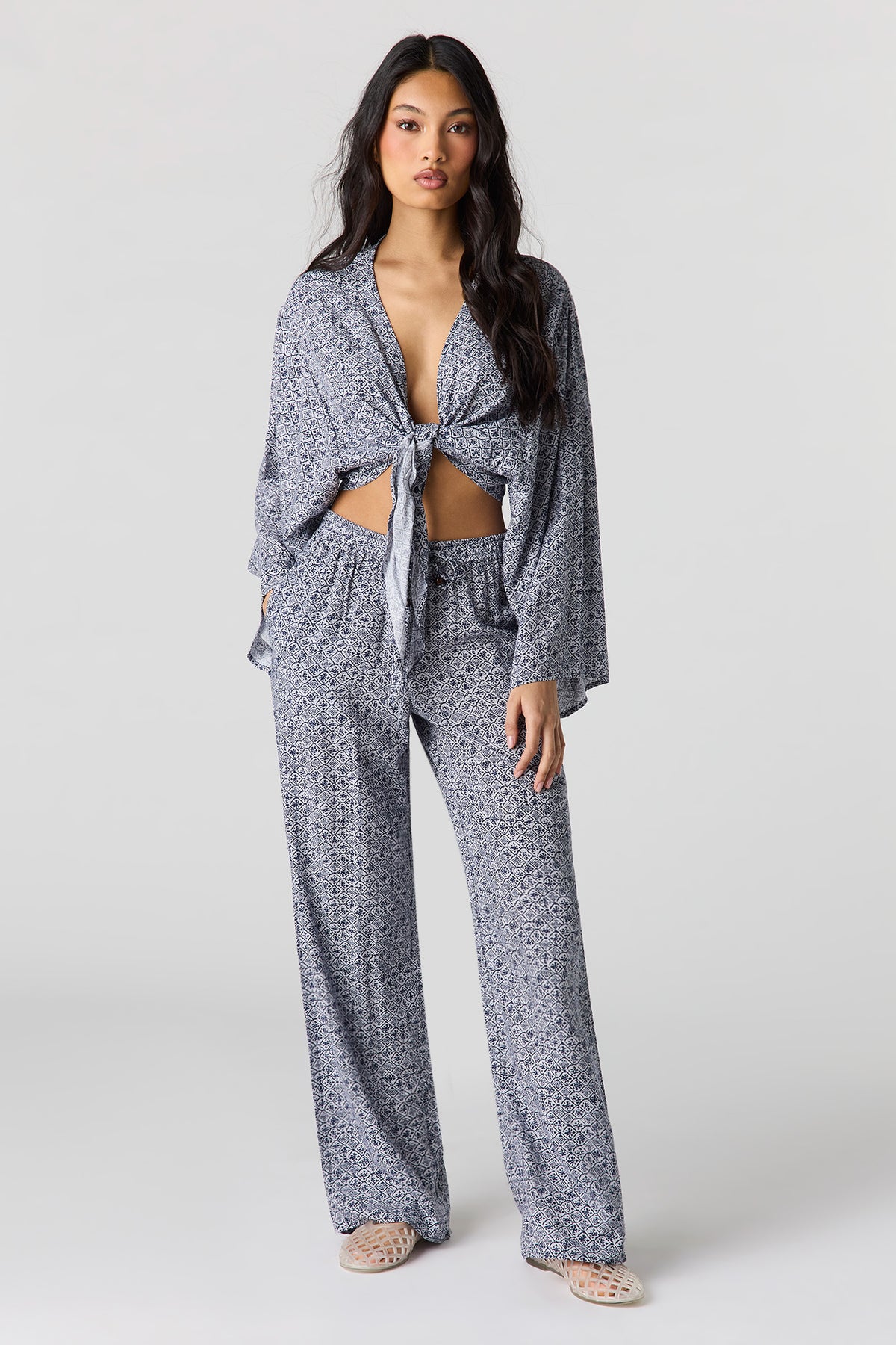 Alt View 3. Flowy Tie Front Shrug - Navy