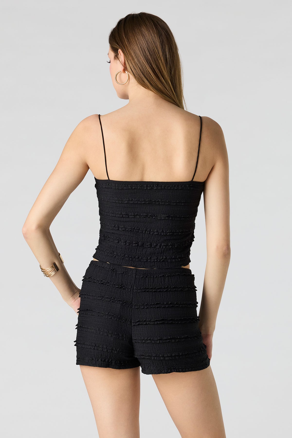 Vue alternative 2. Short court en dentelle
