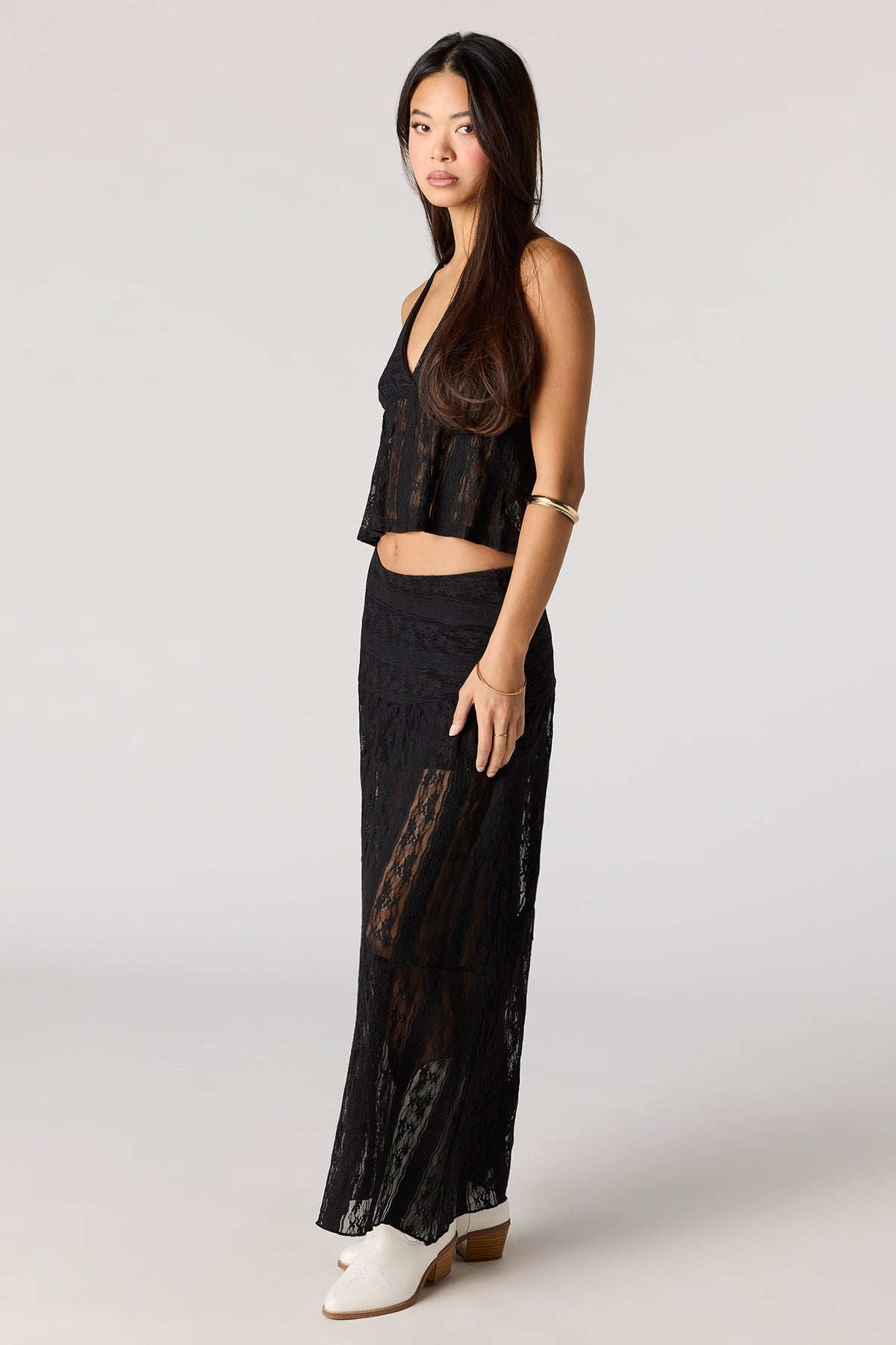 Vue alternative 2. Jupe maxi fleurie en dentelle