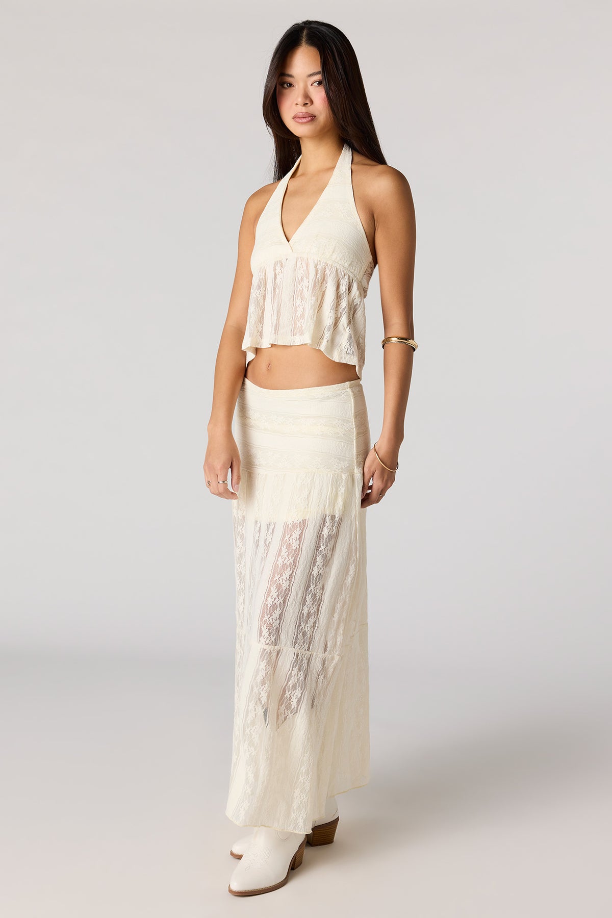 Vue alternative 2. Jupe maxi fleurie en dentelle