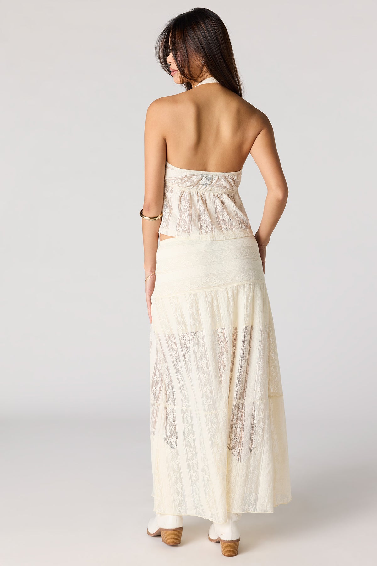 Vue alternative 3. Jupe maxi fleurie en dentelle