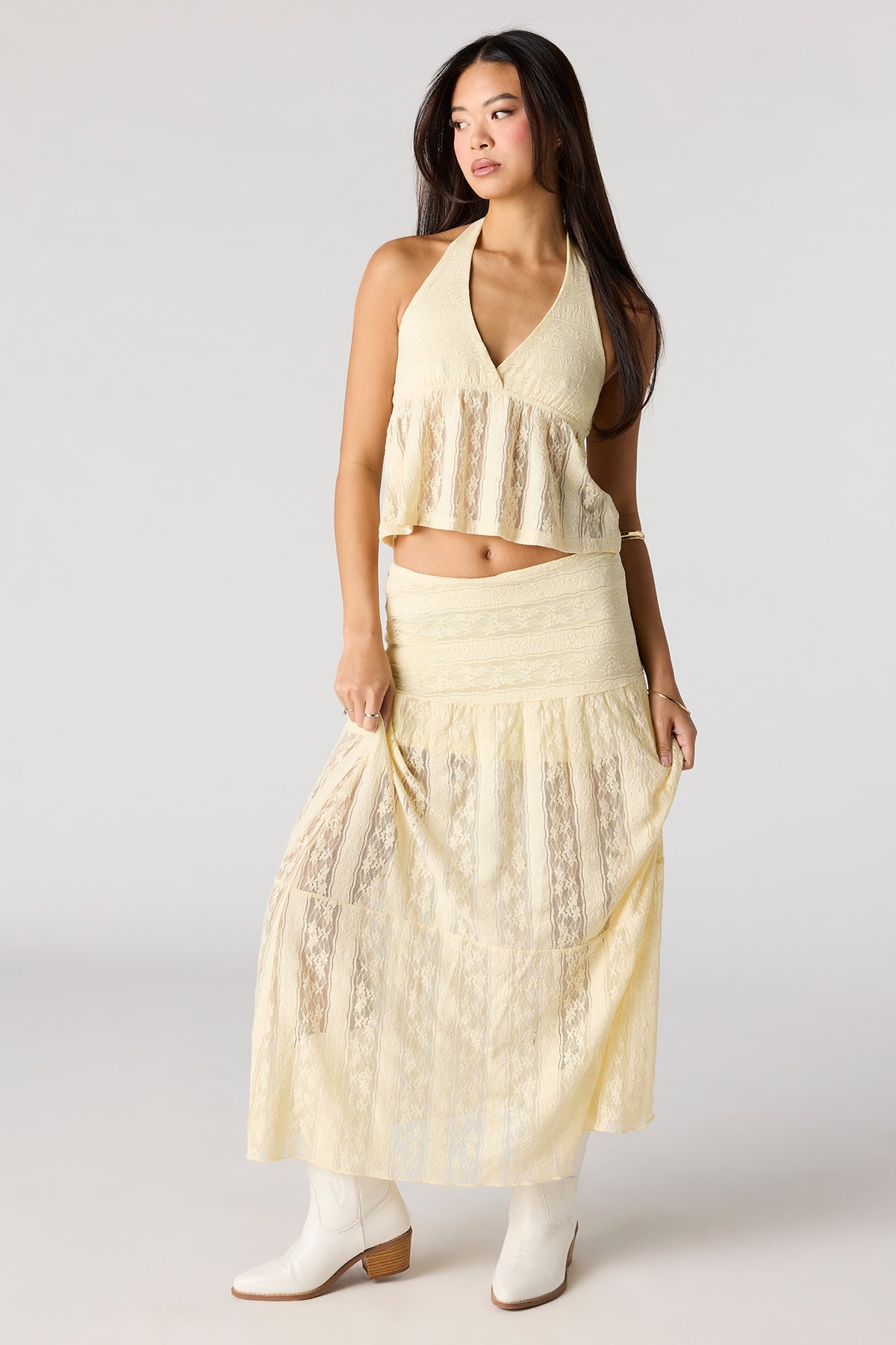 Jupe maxi fleurie en dentelle