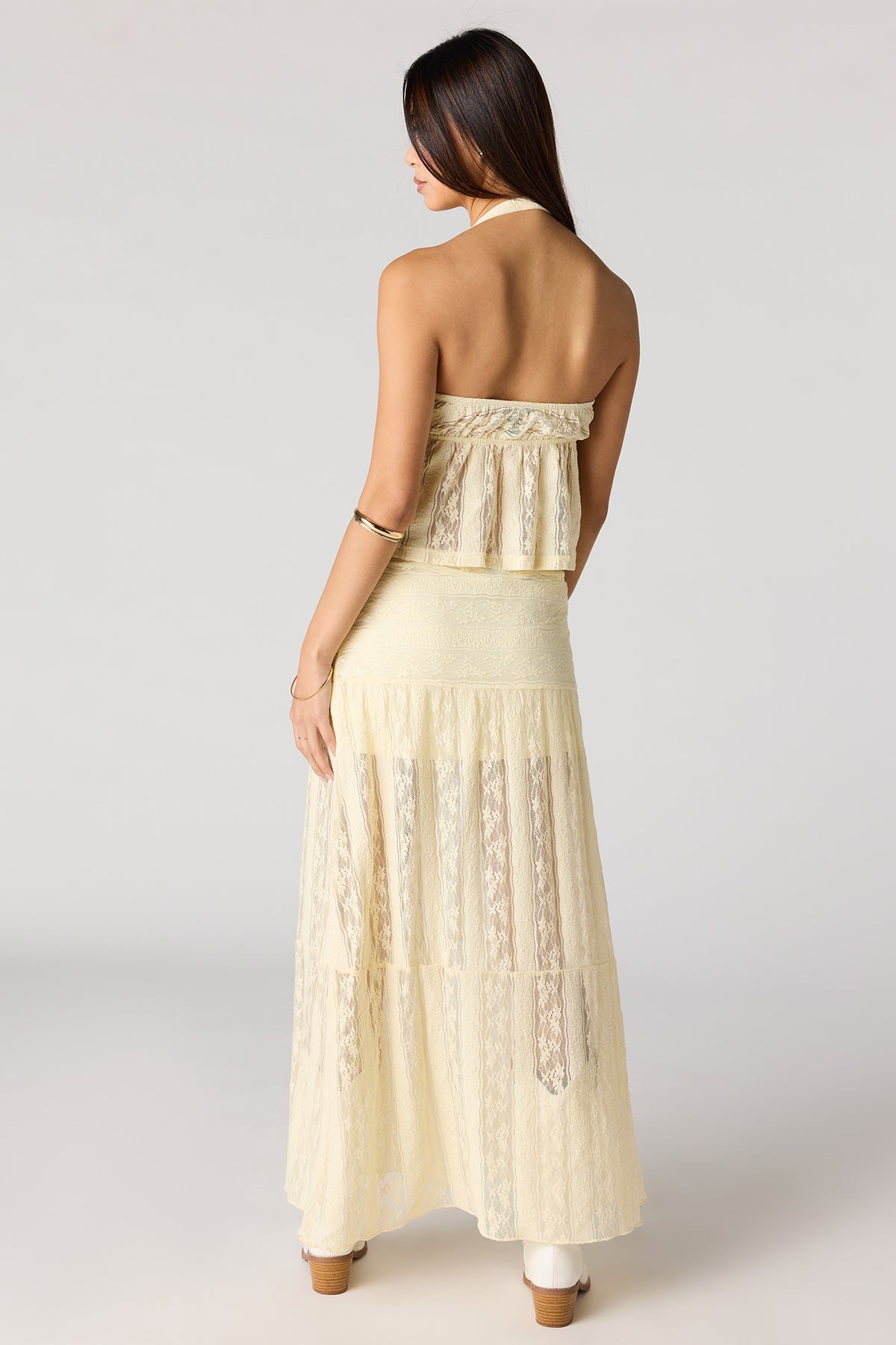 Vue alternative 3. Jupe maxi fleurie en dentelle
