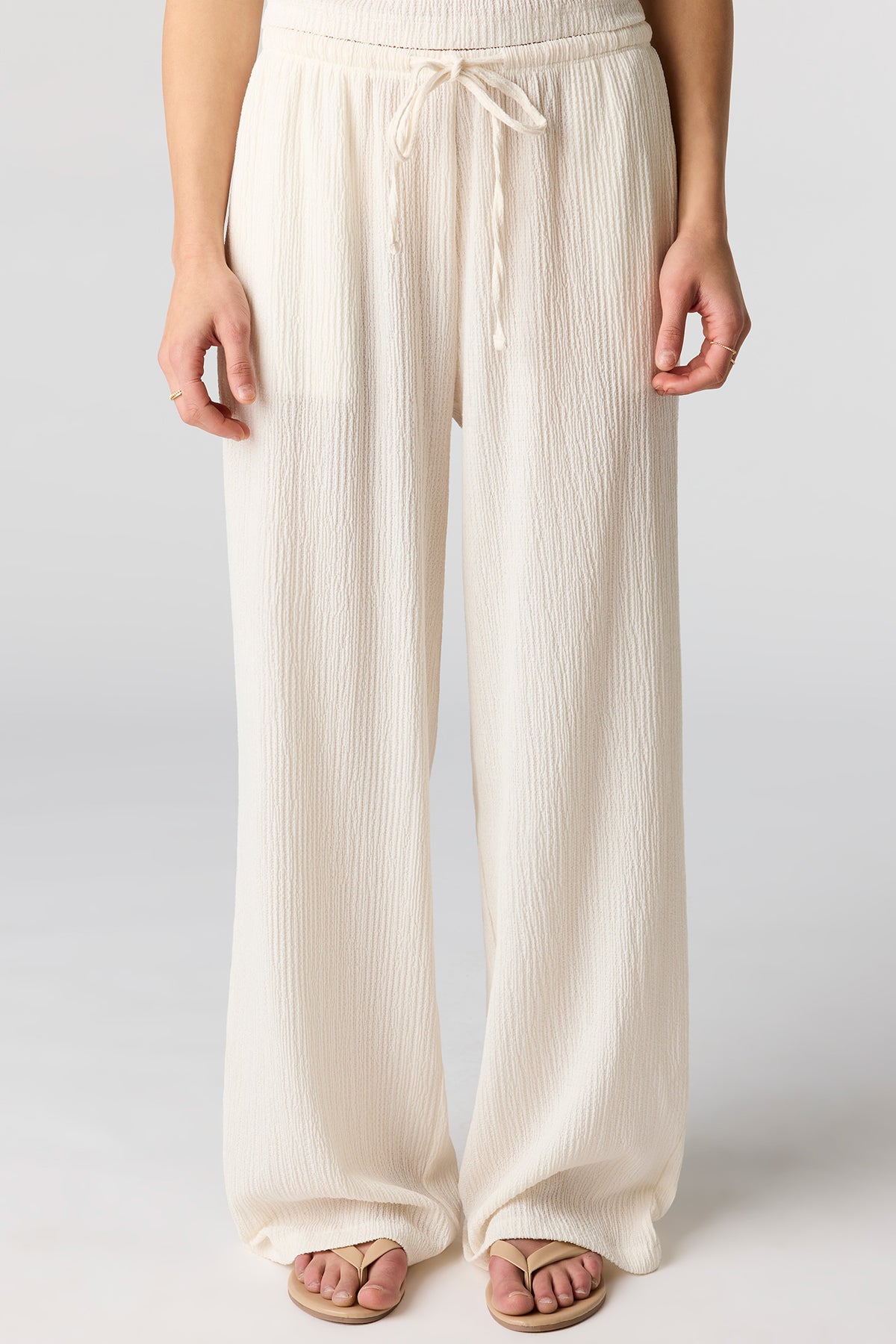 Vue alternative 2. Pantalon texturé à jambe large