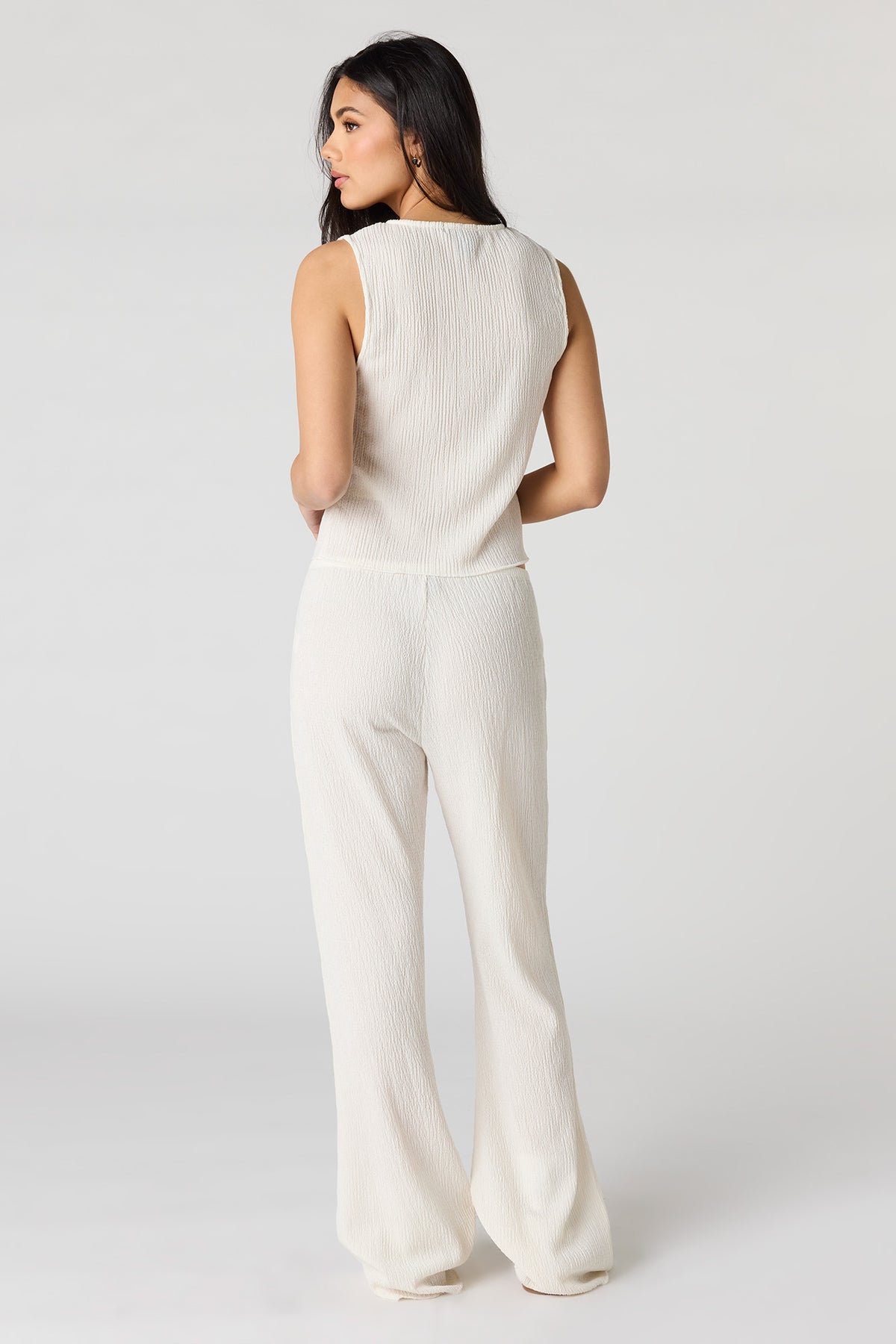 Vue alternative 3. Pantalon texturé à jambe évasée