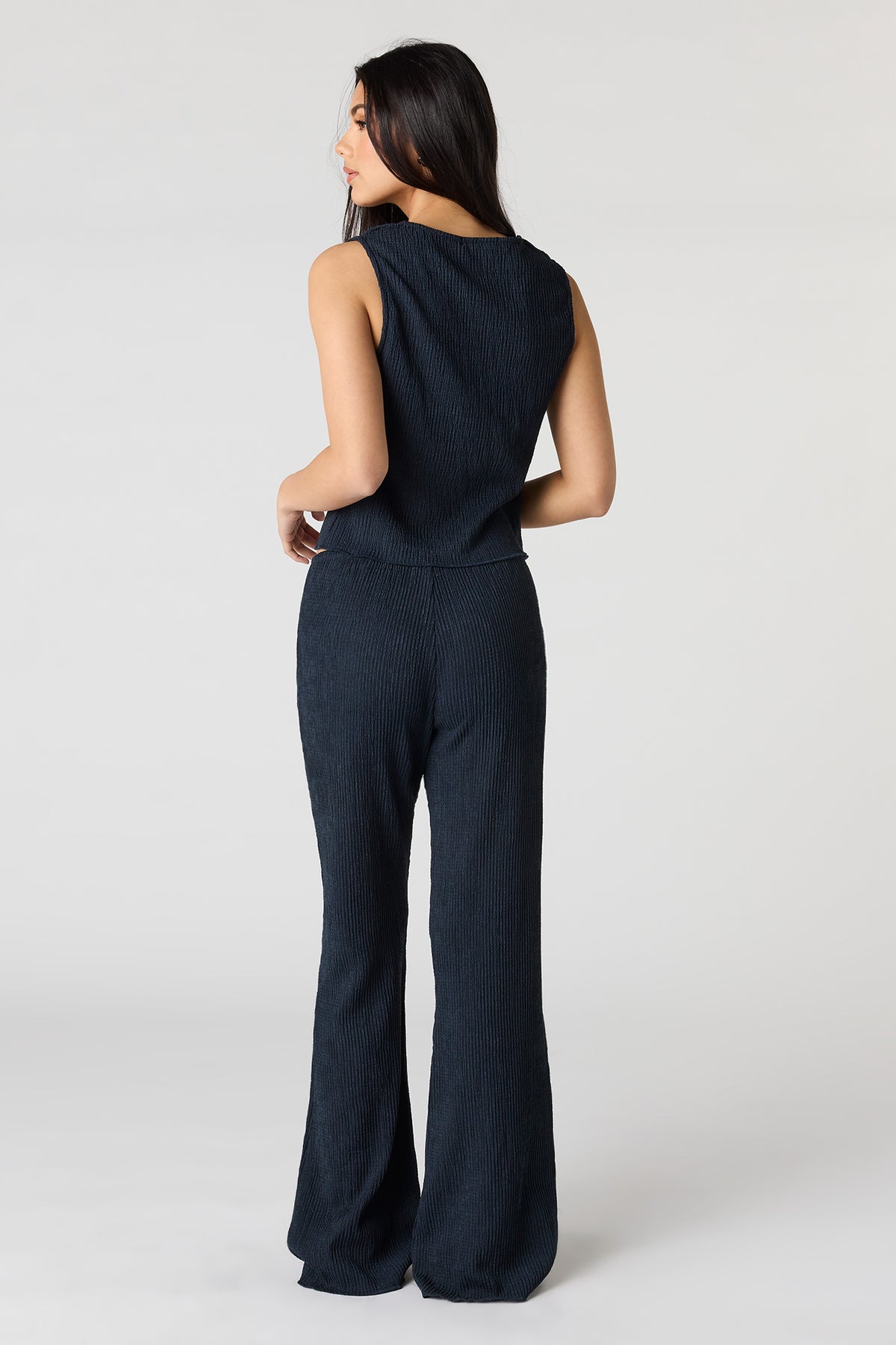 Vue alternative 3. Pantalon texturé à jambe évasée