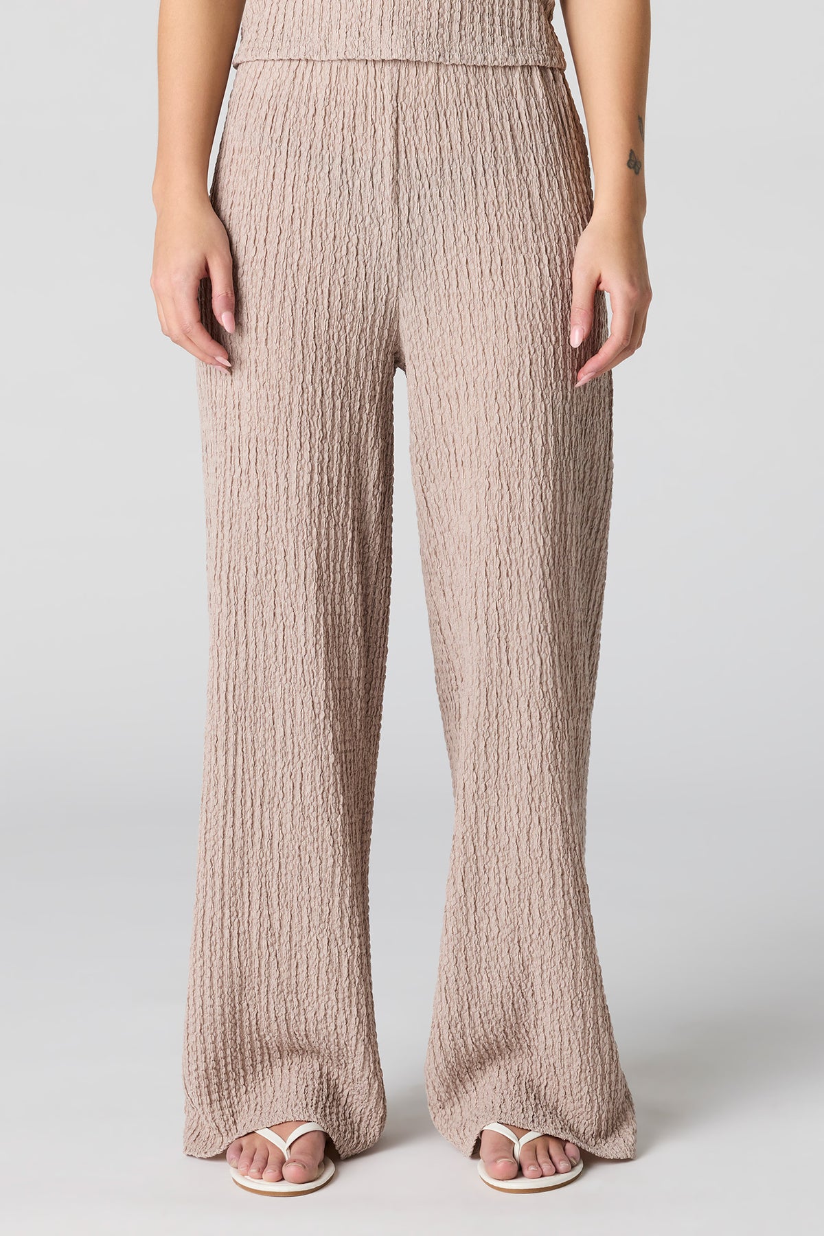 Vue alternative 5. Pantalon texturé