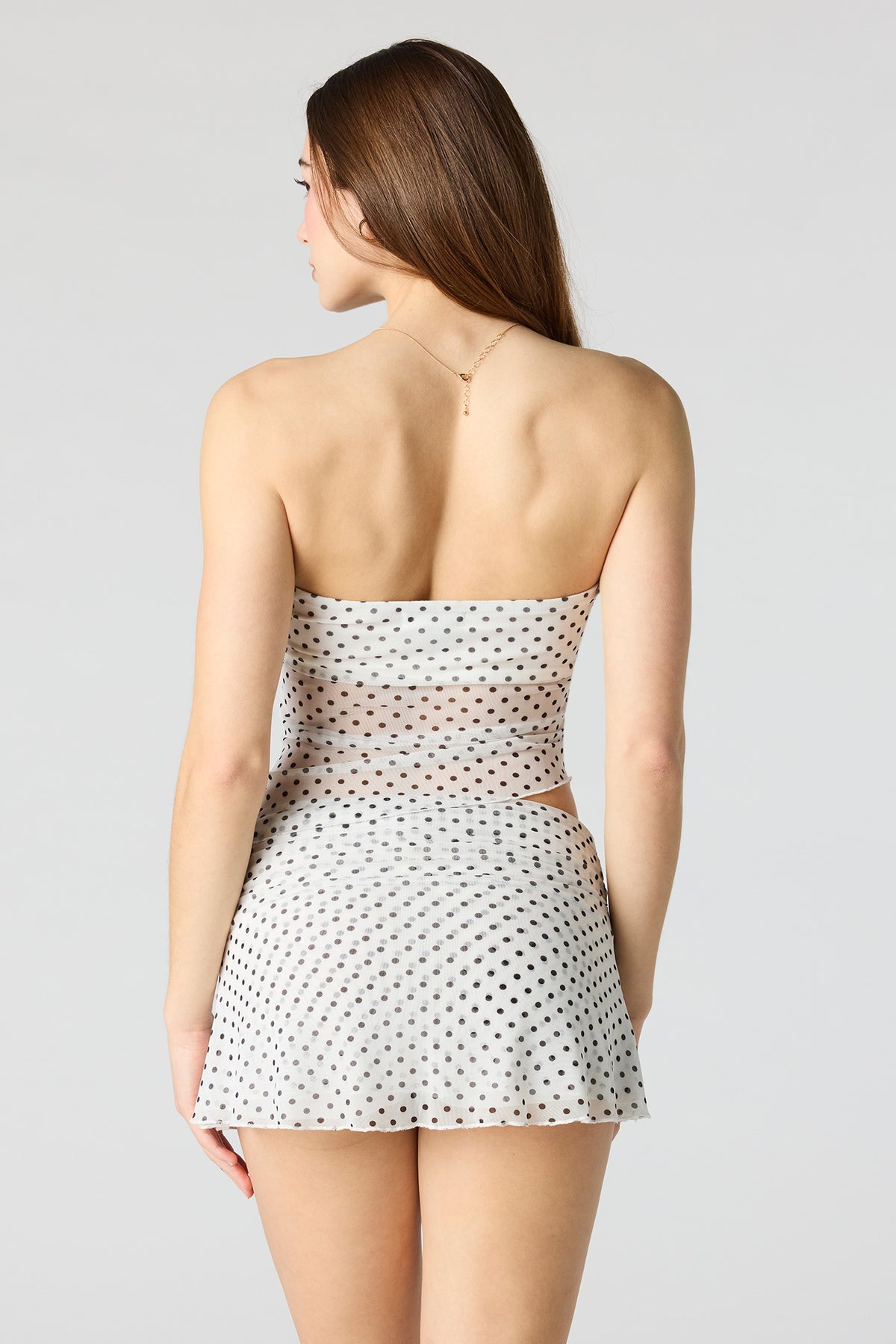 Vue alternative 2. Minijupe-short en filet