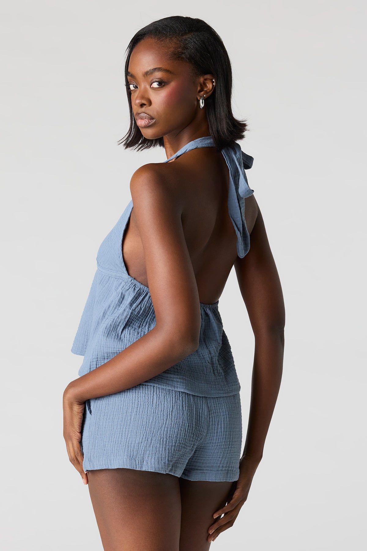 Vue alternative 2. Short texturé à taille coulissante