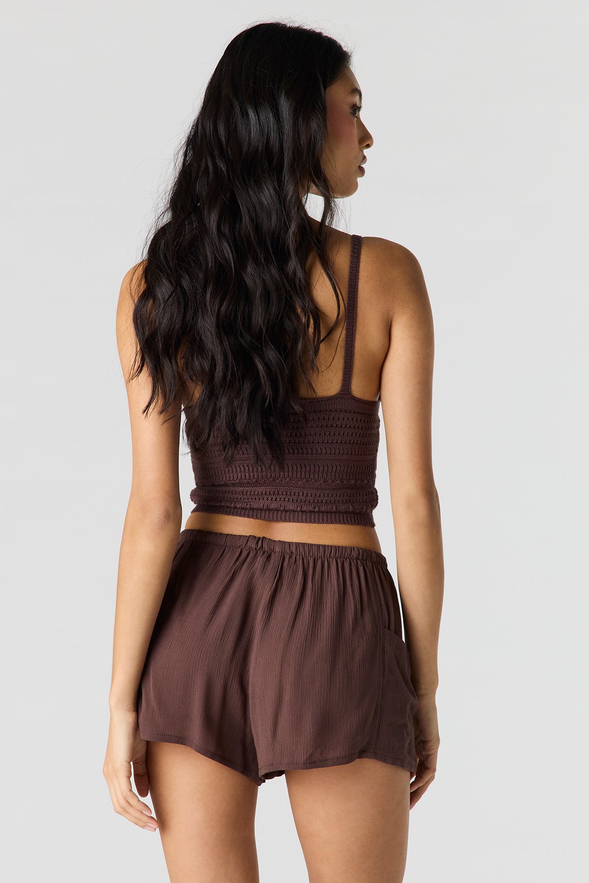 Vue alternative 2. Short texturé à taille coulissante
