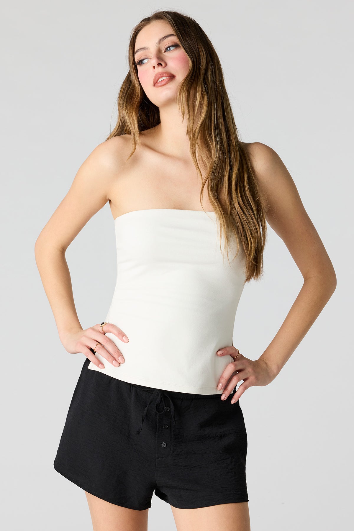 Short fluide à taille coulissante