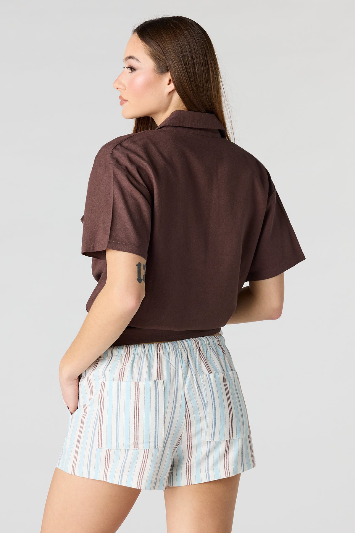 Vue alternative 2. Short en mélange de lin