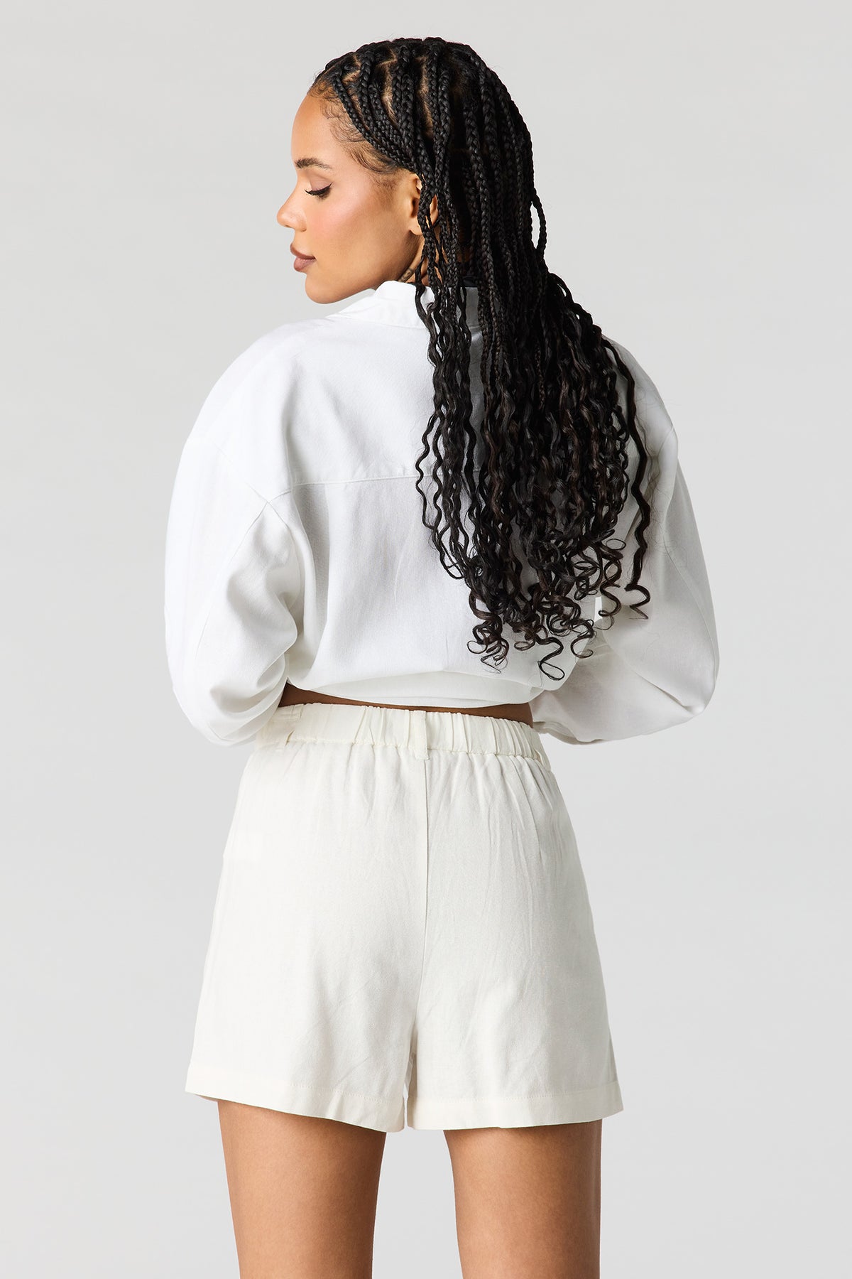Alt View 2. Linen-Blend Tailored Short - White