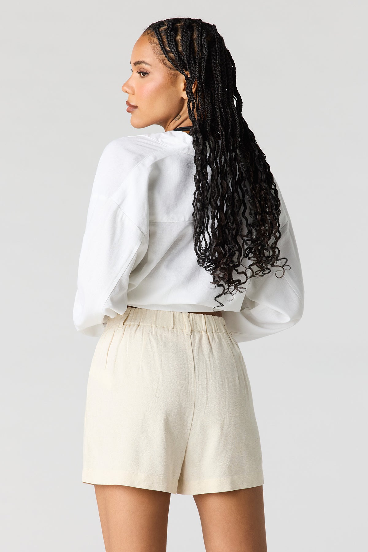 Alt View 2. Linen-Blend Tailored Short - Tan