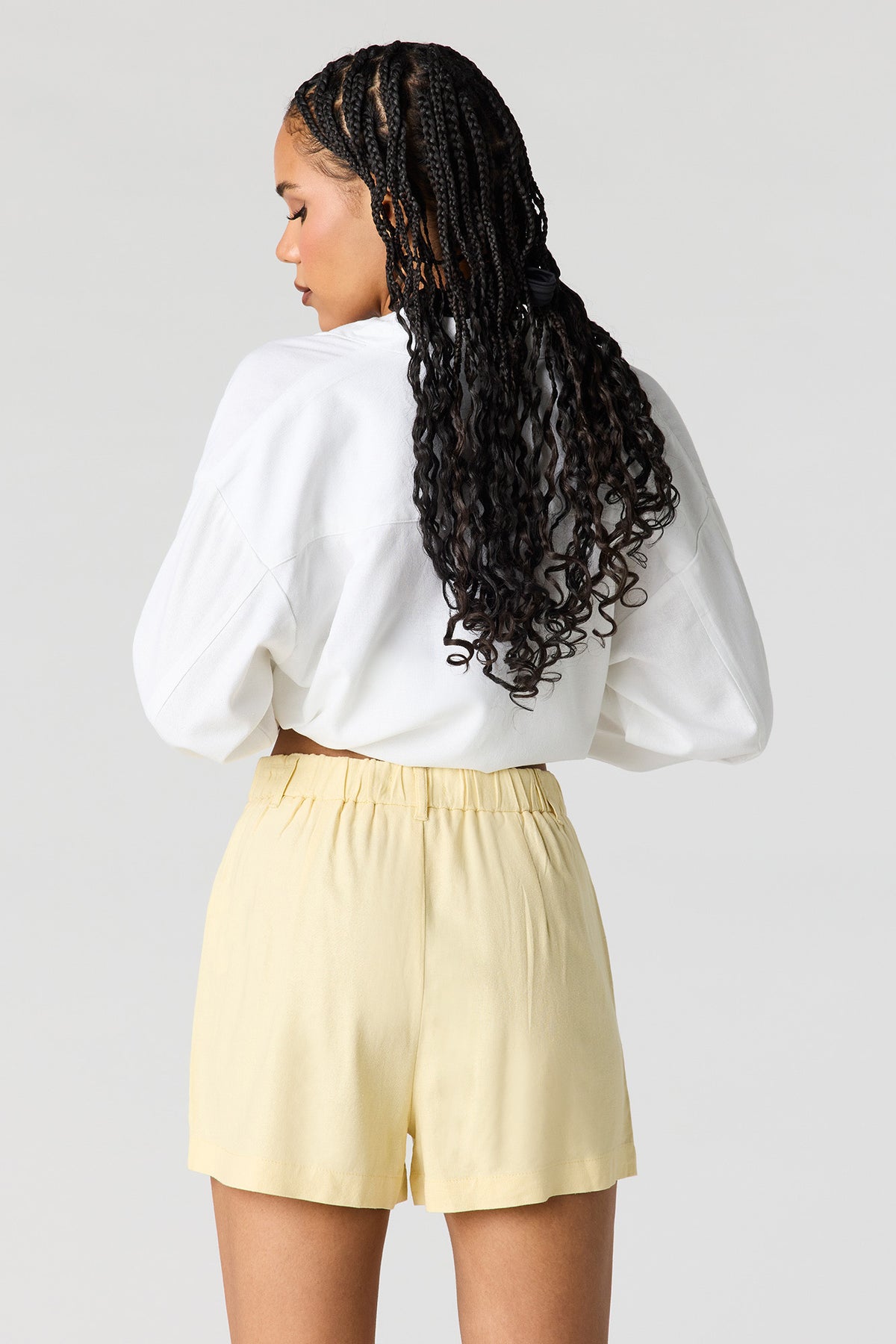Alt View 2. Linen-Blend Tailored Short - Pale Yellow