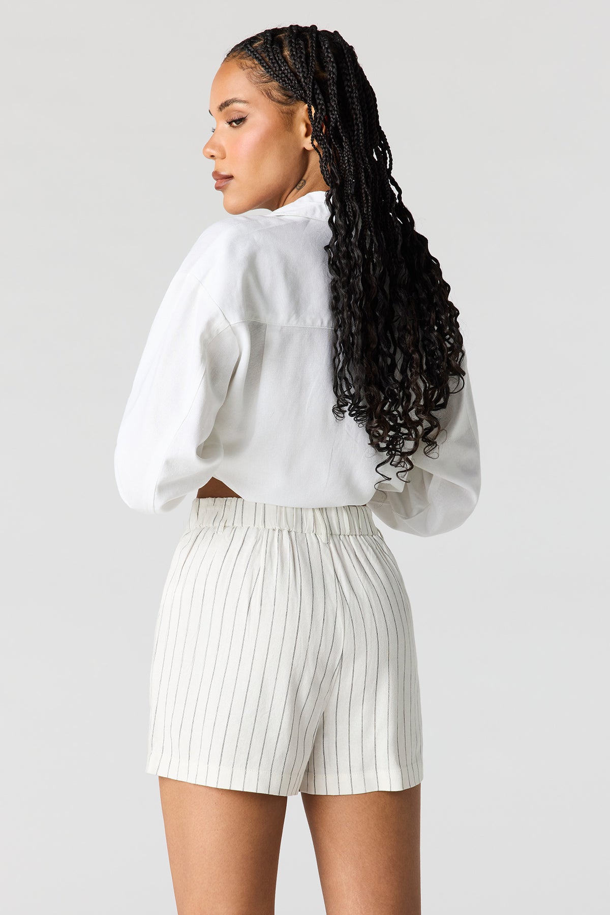 Alt View 2. Linen-Blend Tailored Short - Pinstripe