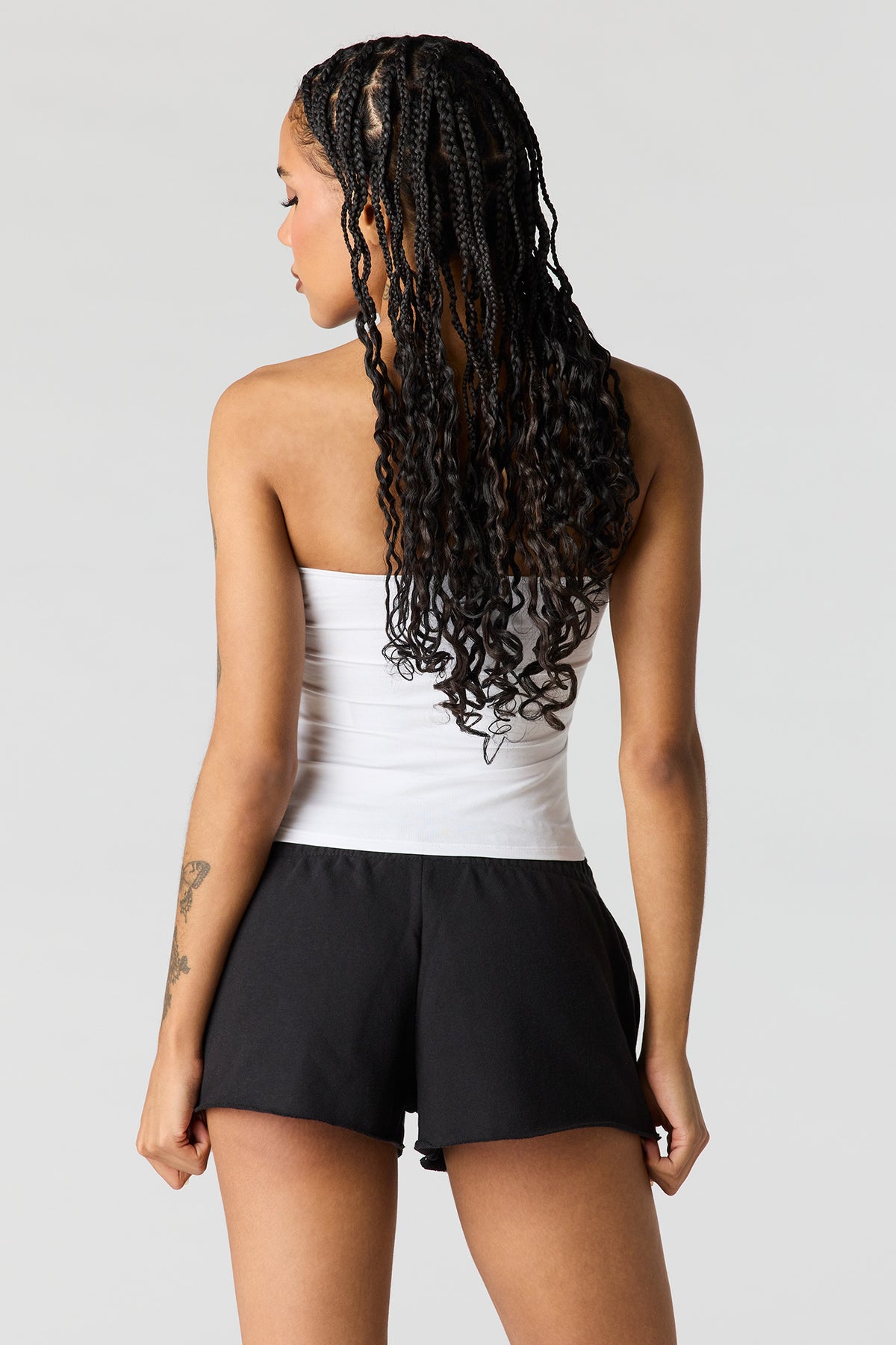 Vue alternative 2. Short court en tissu bouclé luxueux