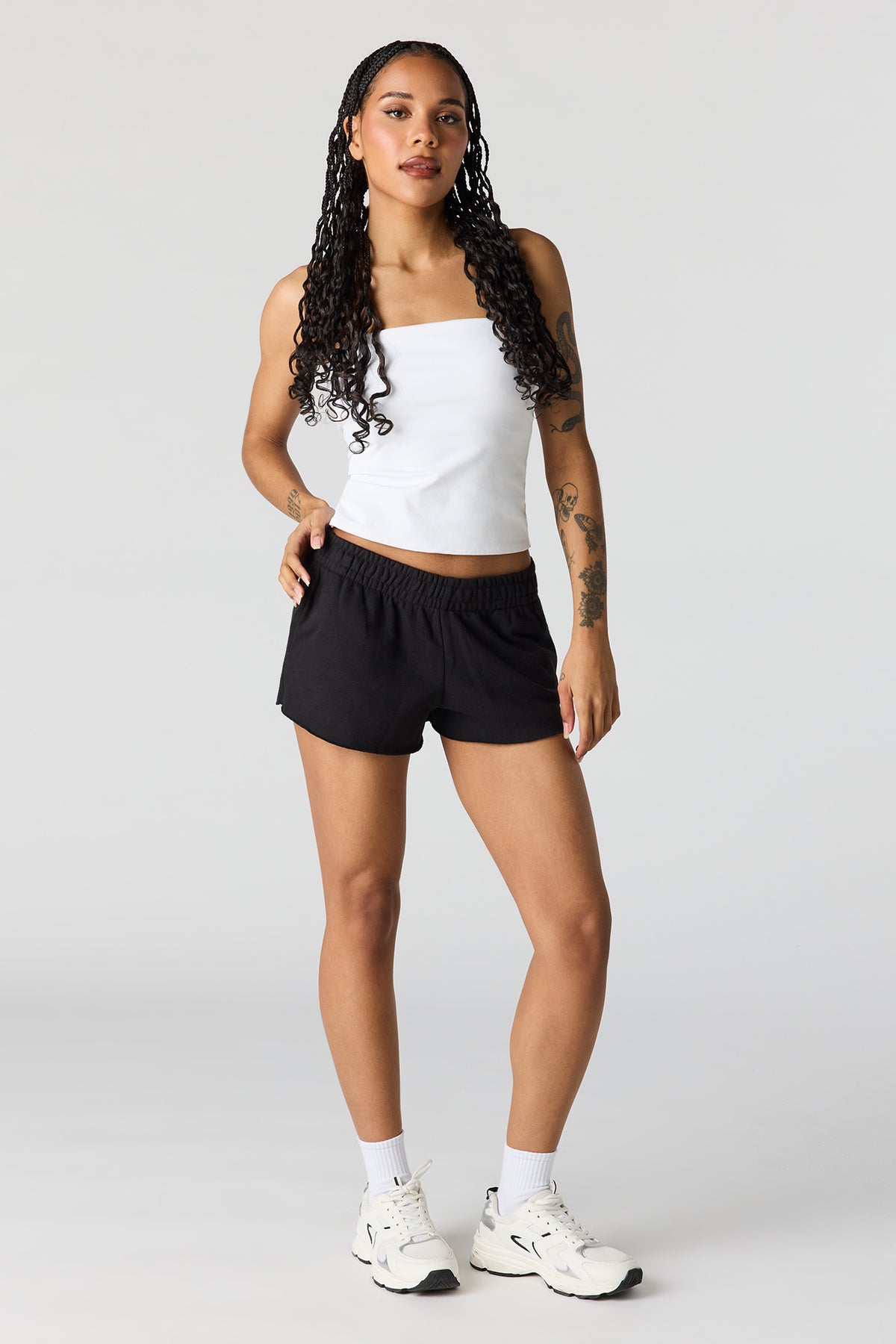 Vue alternative 3. Short court en tissu bouclé luxueux