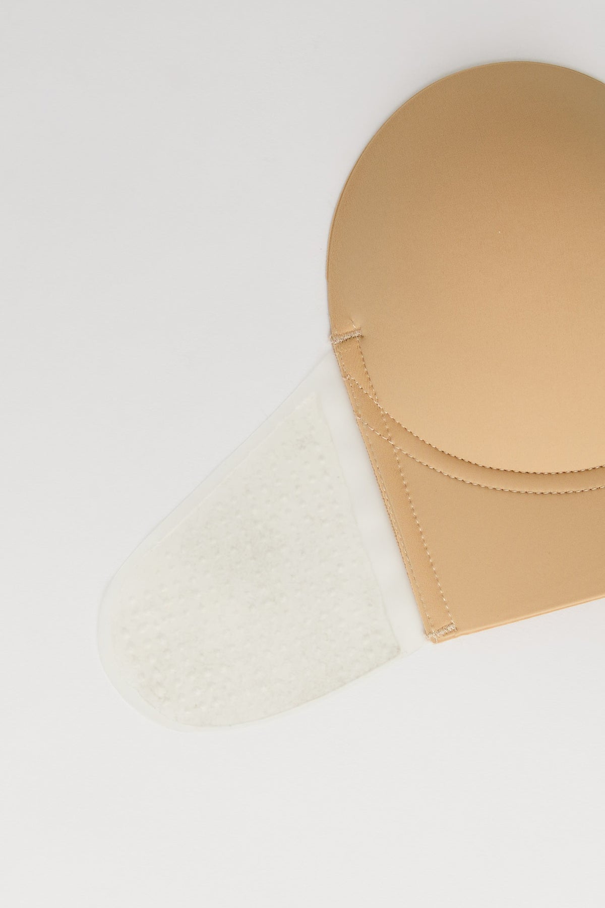 Vue alternative 2. Soutien-gorge adhésif sans couture ni bretelles