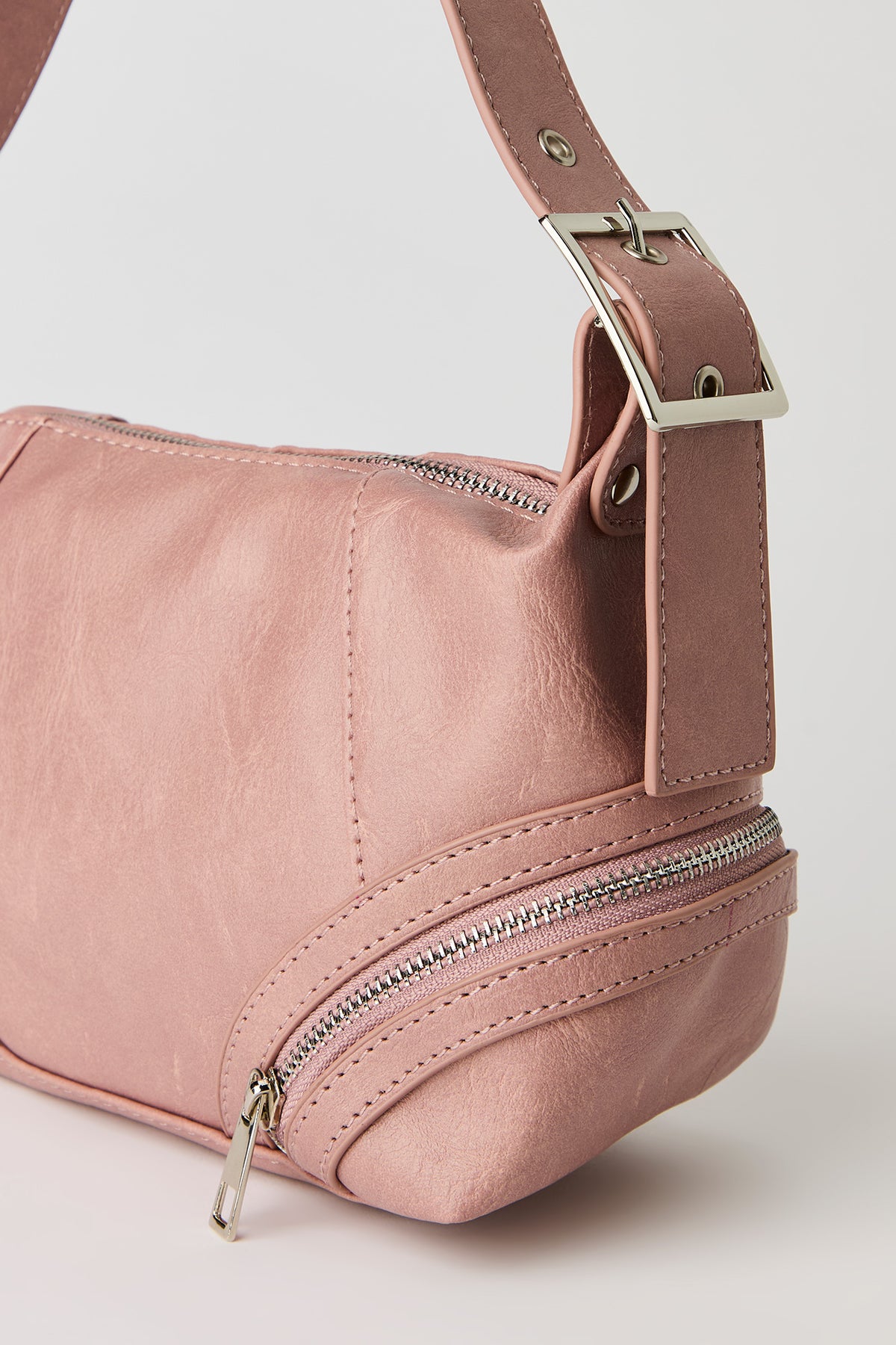 Alt View 3. Faux Leather Zipper Detail Shoulder Bag - Pink