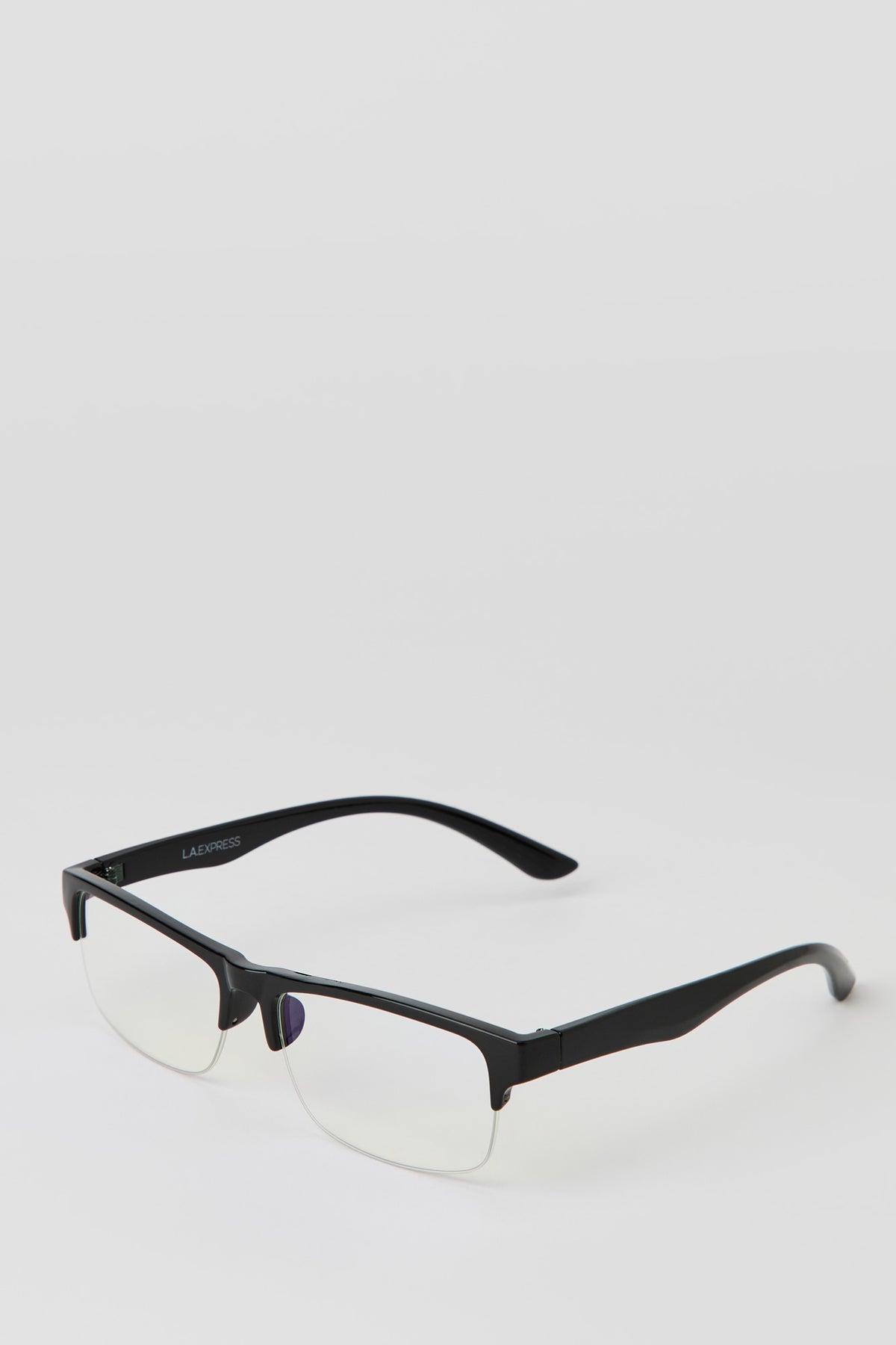 Vue alternative 2. Lunettes à verres bleus