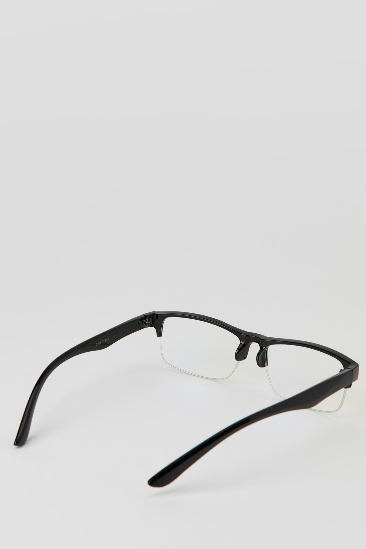 Vue alternative 3. Lunettes à verres bleus