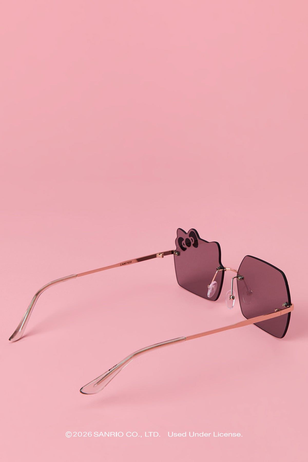 Vue alternative 4. Ensemble de lunettes de soleil sans monture Hello Kitty®
