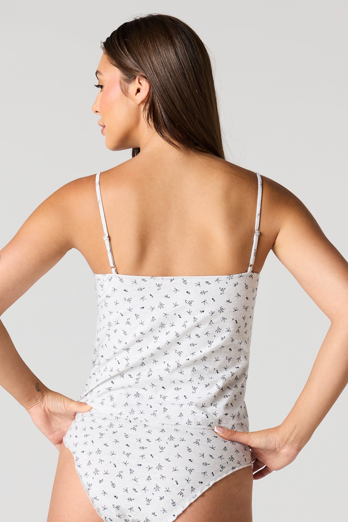 Vue alternative 3. Ensemble avec débardeur et culotte imprimés