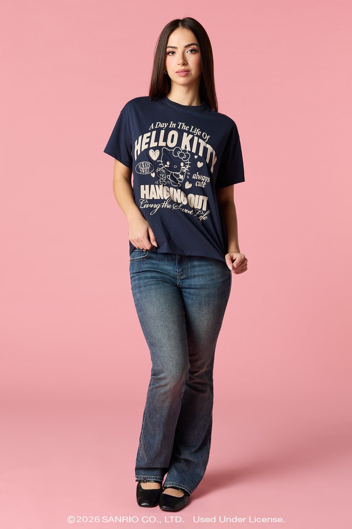 Vue alternative 3. T-shirt de coupe garçonne à imprimé floqué Hello Kitty®