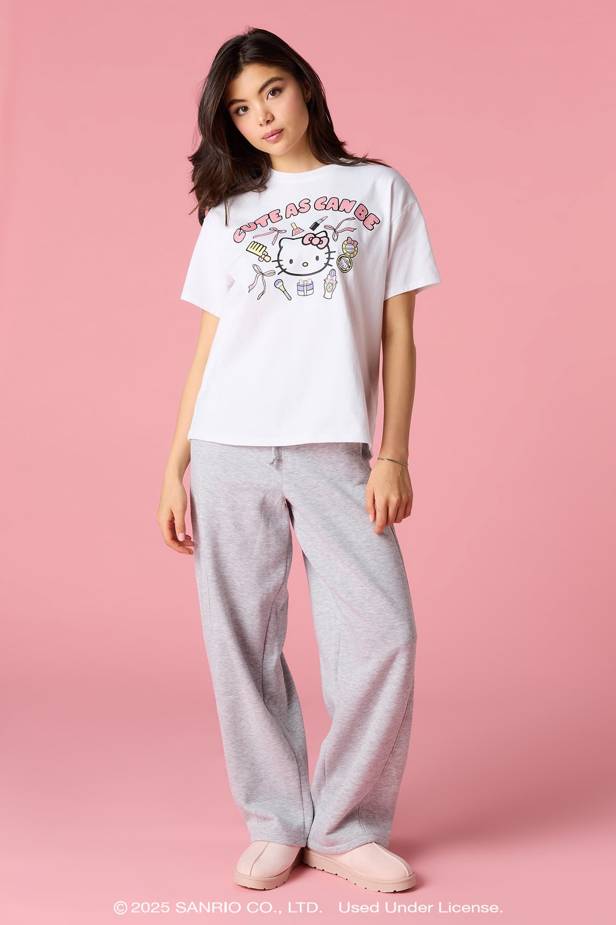 Vue alternative 3. T-shirt de coupe garçonne à imprimé Hello Kitty® scintillant