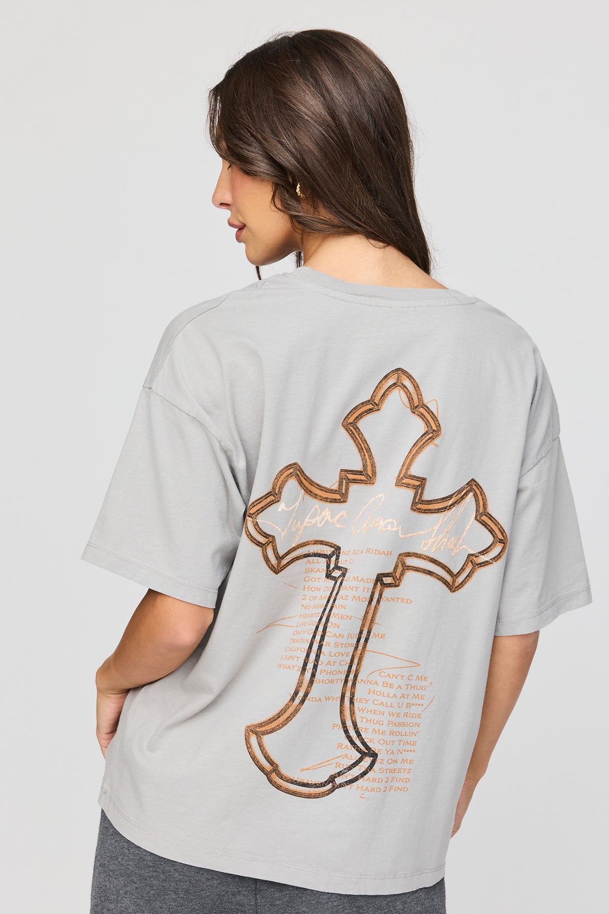 Alt View 2. Tupac Graphic Boyfriend T-Shirt - Black