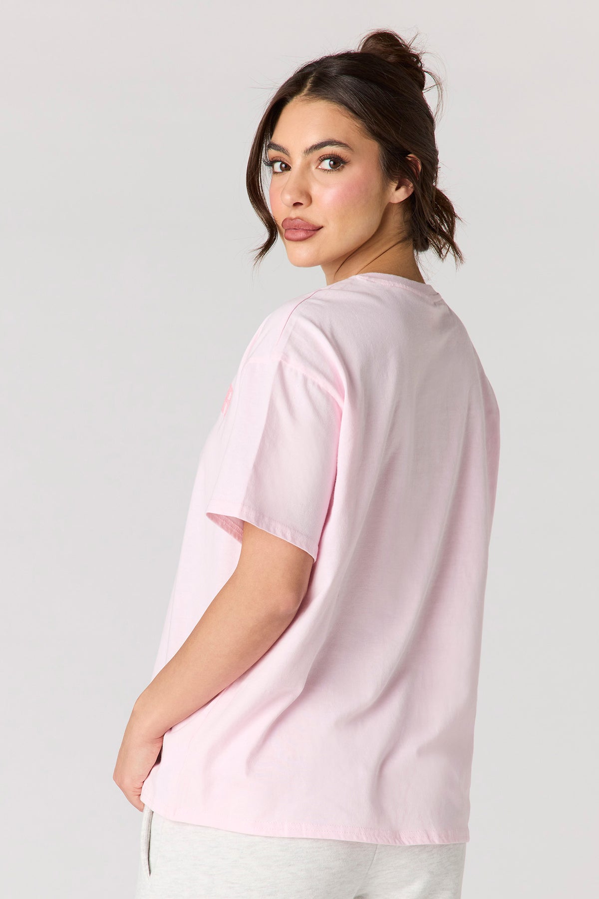 Vue alternative 2. T-shirt en coton lourd luxueux avec imprimé Strawberry Shortcake