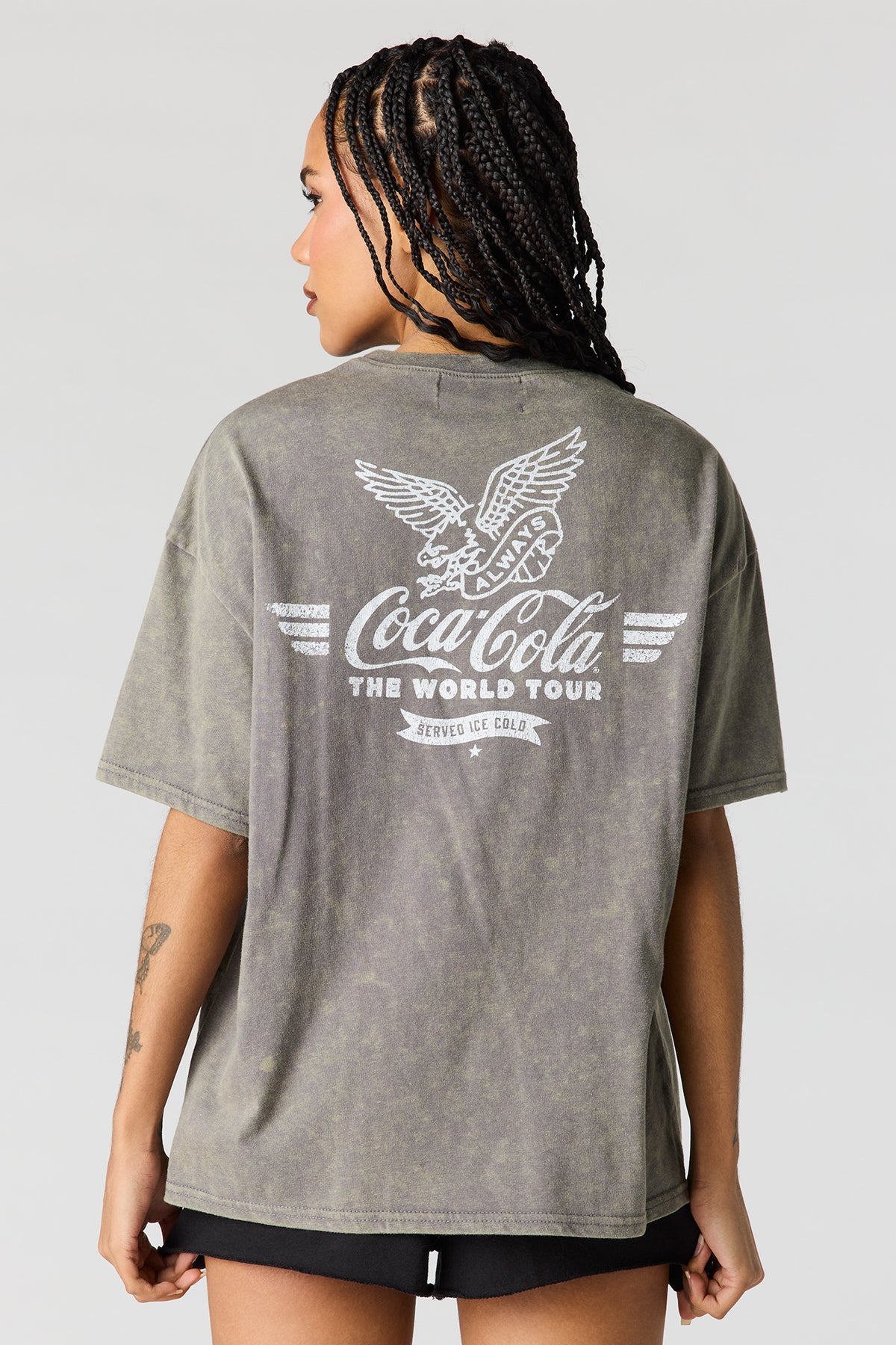Vue alternative 2. T-shirt surdimensionné délavé à imprimé Coke