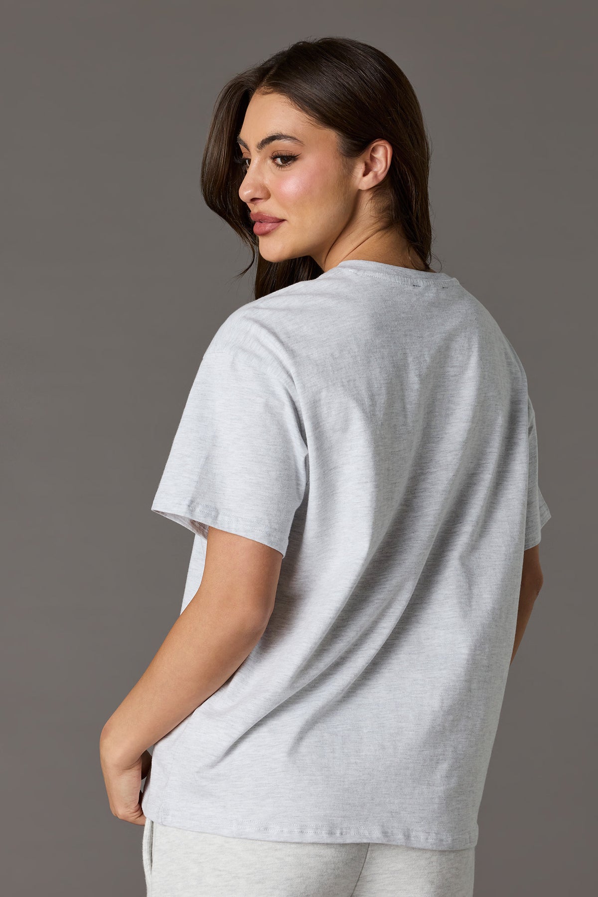 Vue alternative 2. T-shirt en coton lourd luxueux avec imprimé Playboy en relief