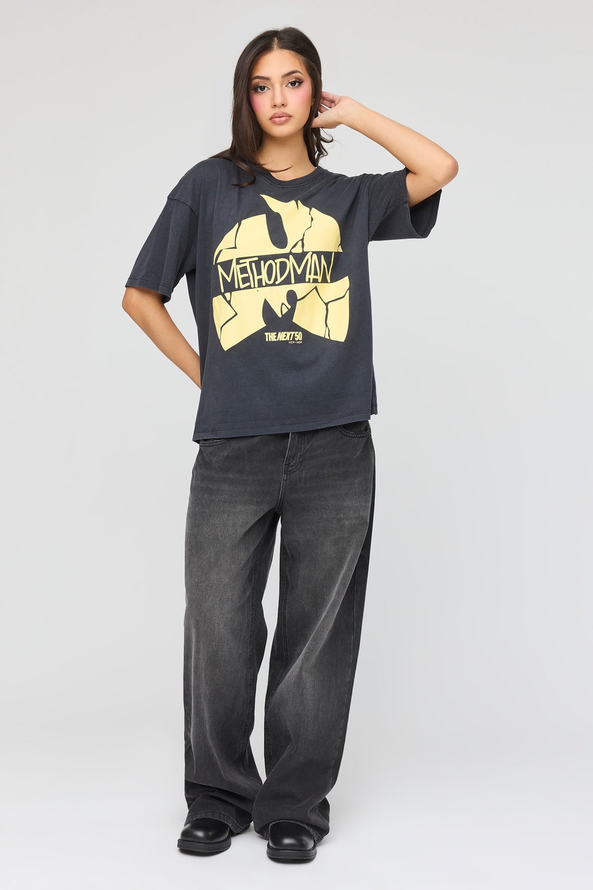 Alt View 3. Method Man Graphic Boyfriend T-Shirt - Charcoal