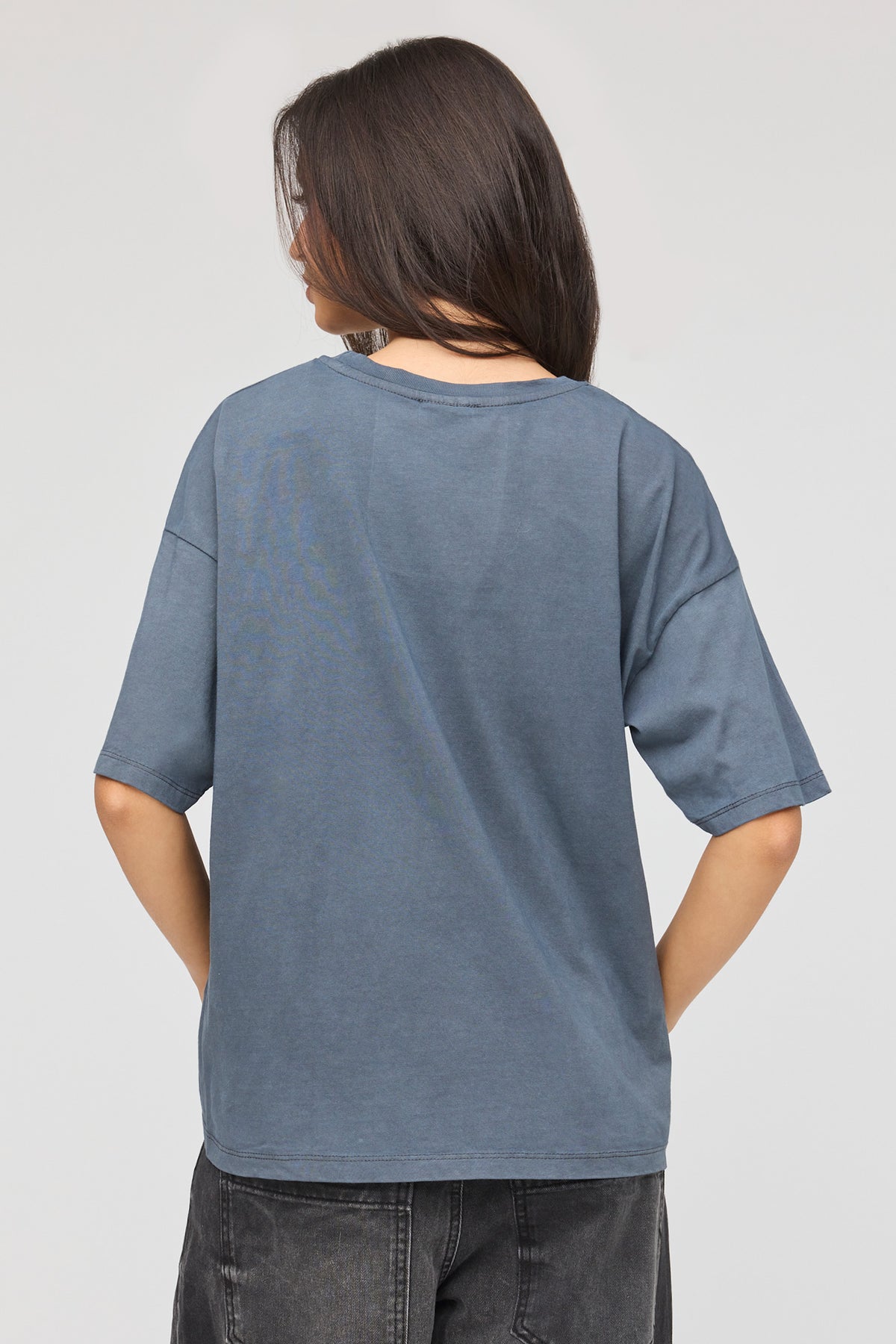 Vue alternative 2. T-shirt de coupe garçonne à imprimé Tupac