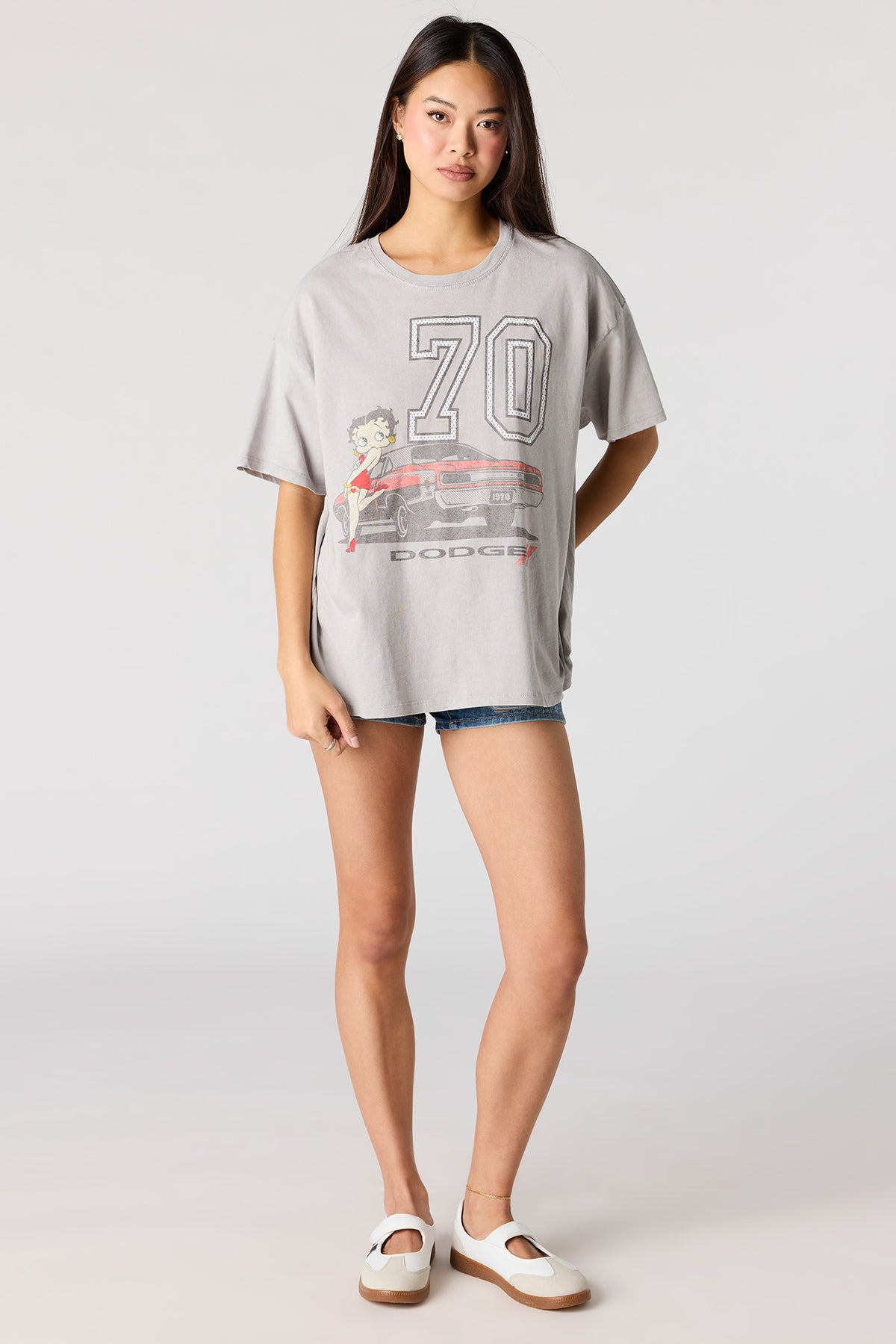 Vue alternative 3. T-shirt de coupe garçonne délavé à imprimé Betty Boop