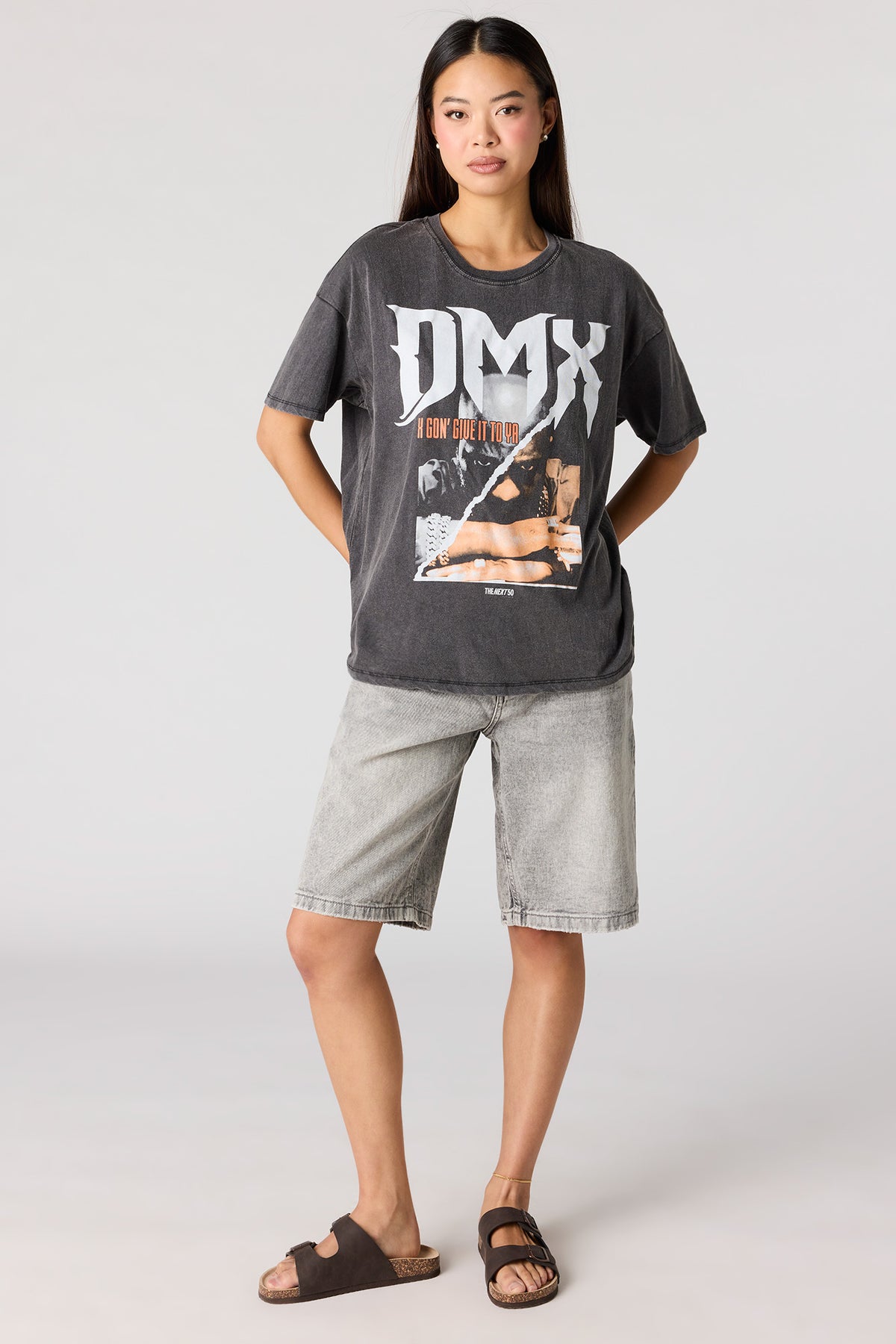 Vue alternative 3. T-shirt de coupe garçonne délavé à imprimé DMX