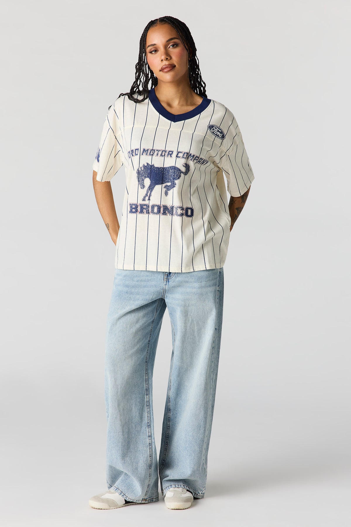 Alt View 3. Ford Graphic Oversized T-Shirt - Ivory