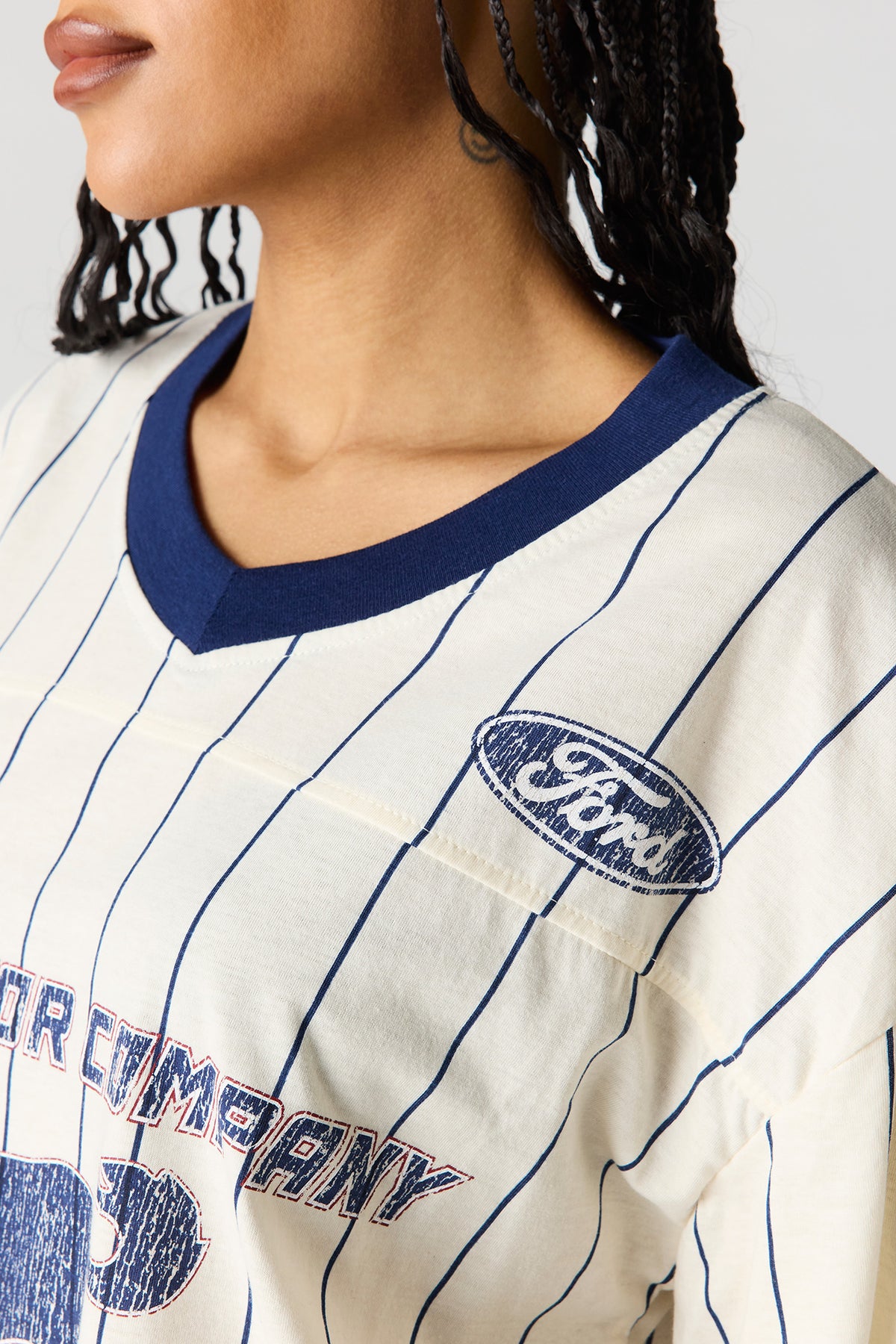 Alt View 4. Ford Graphic Oversized T-Shirt - Ivory
