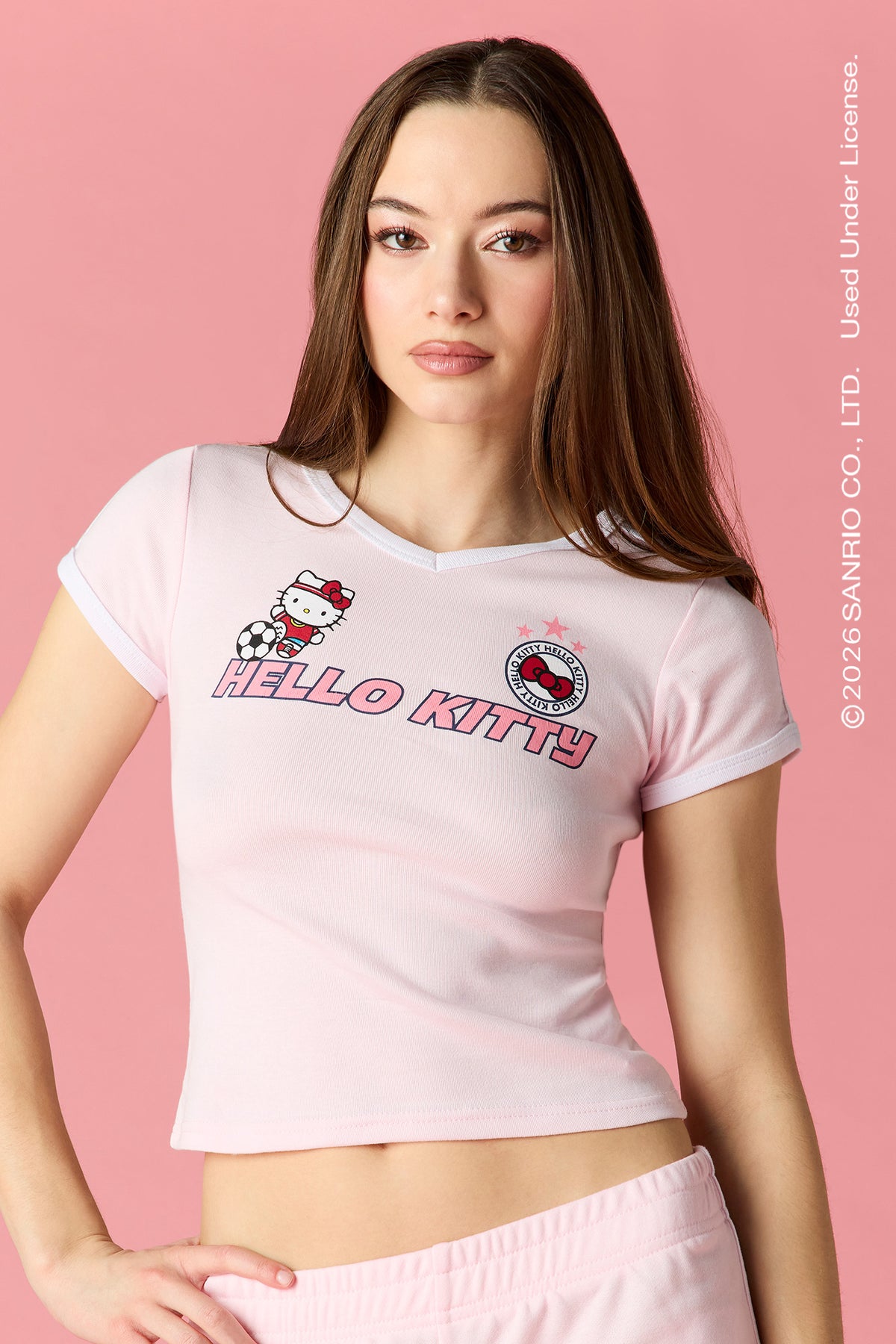 Vue alternative 2. T-shirt à imprimé Hello Kitty® Soccer